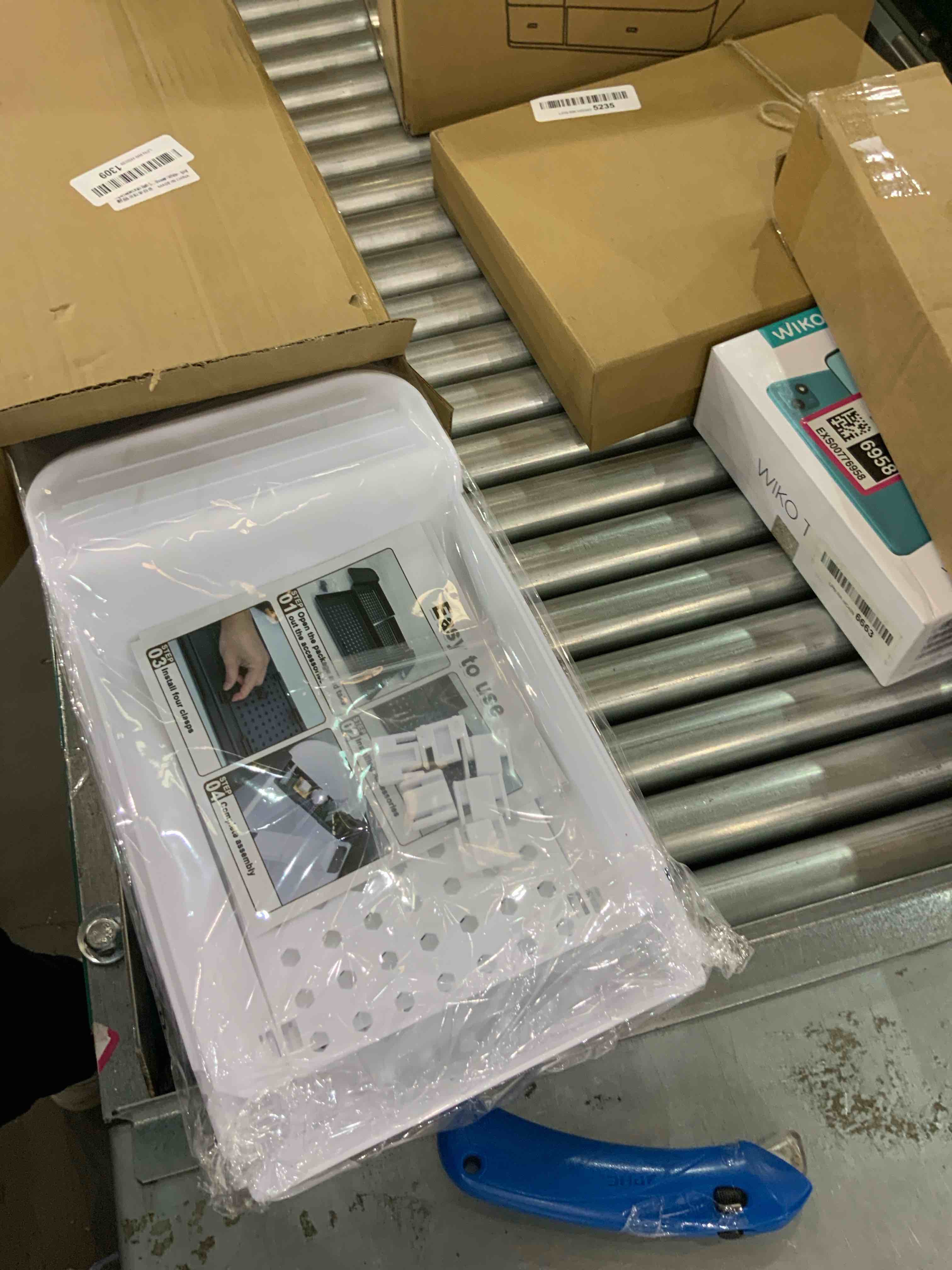 https://s3.amazonaws.com/lotting-images-prod/bidfta/EXS00954766_1703868570045.jpeg