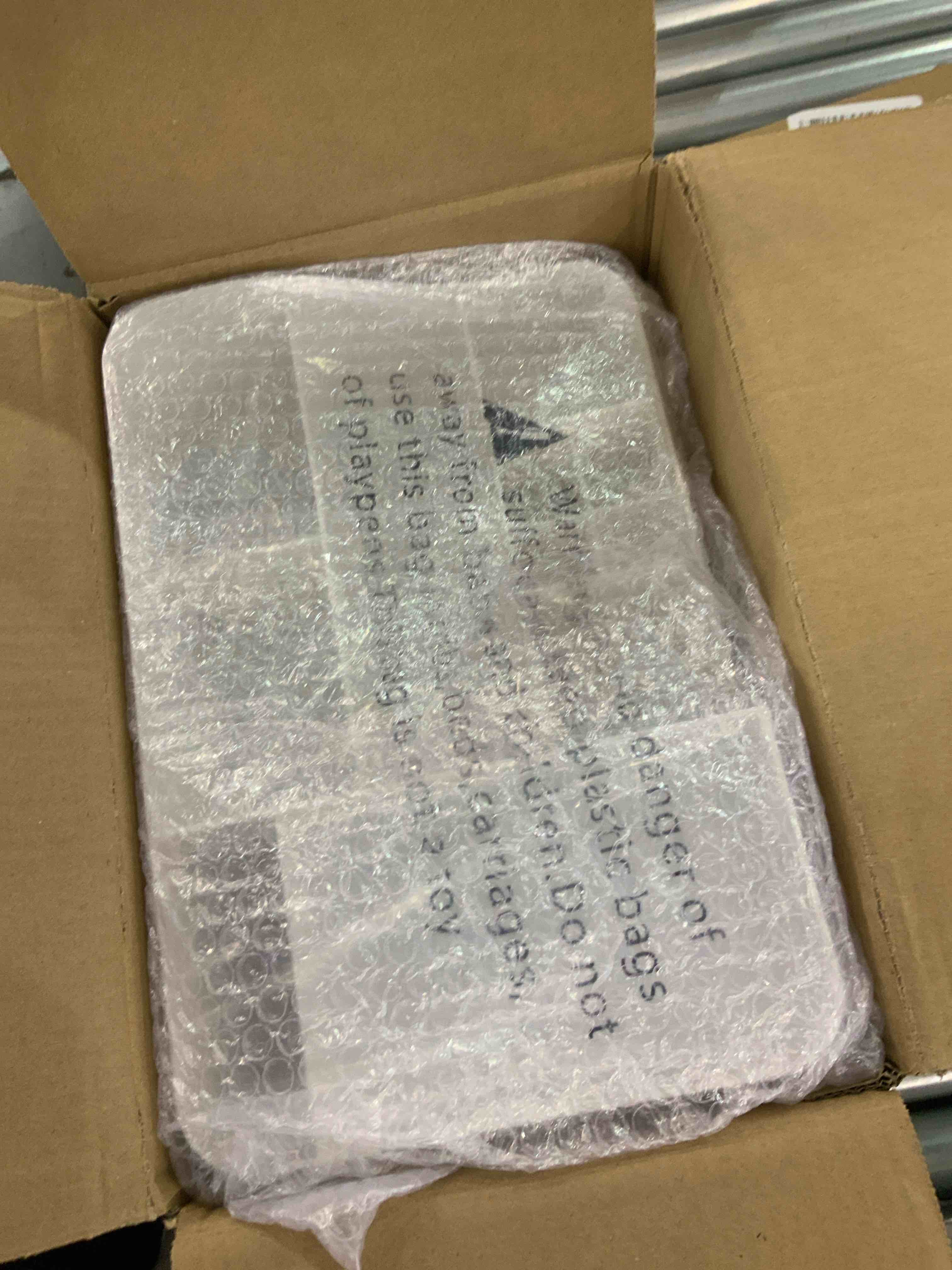 https://s3.amazonaws.com/lotting-images-prod/bidfta/EXS00954767_1703868673988.jpeg