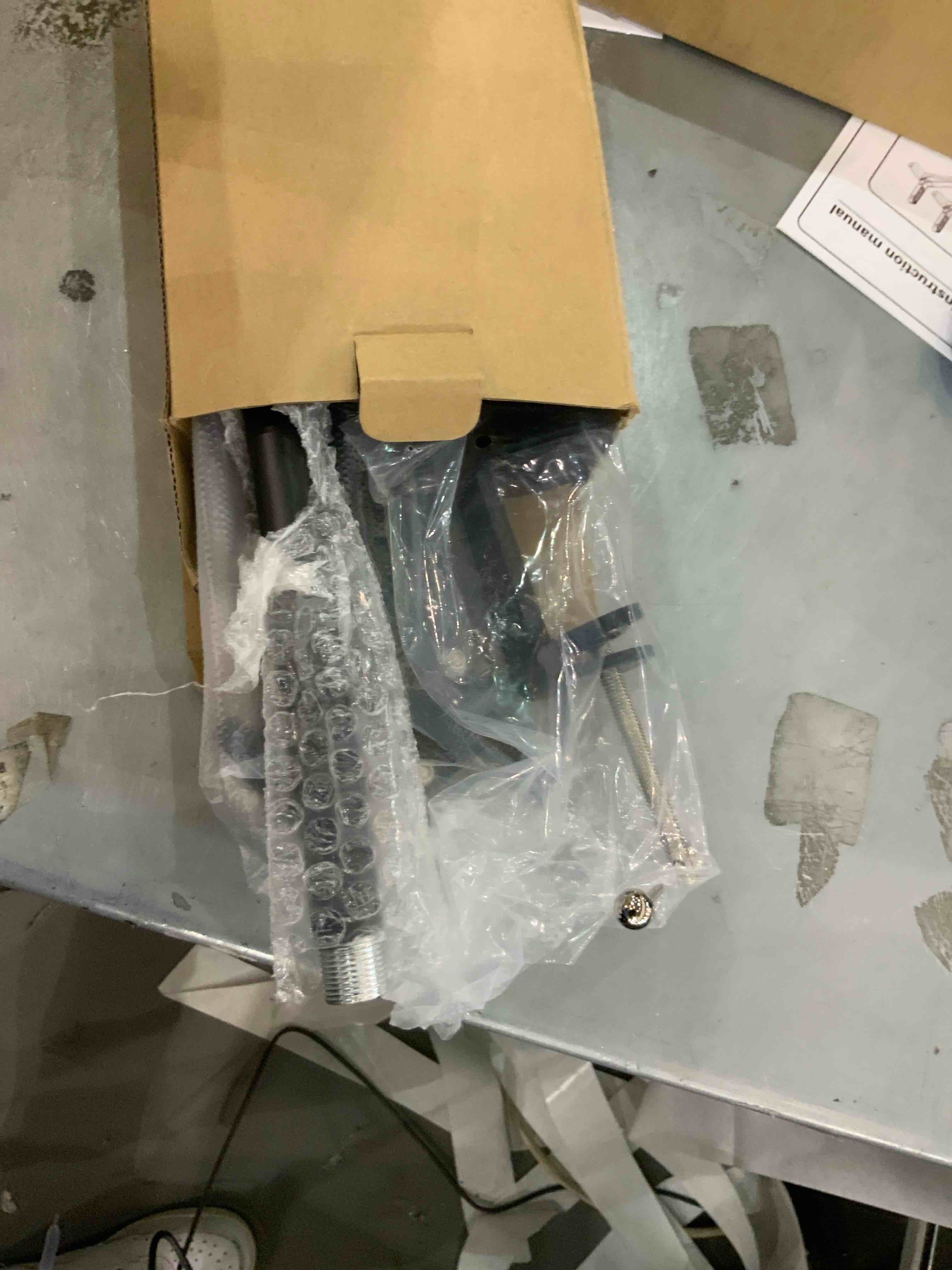 https://s3.amazonaws.com/lotting-images-prod/bidfta/EXS00954801_1703880108435.jpeg