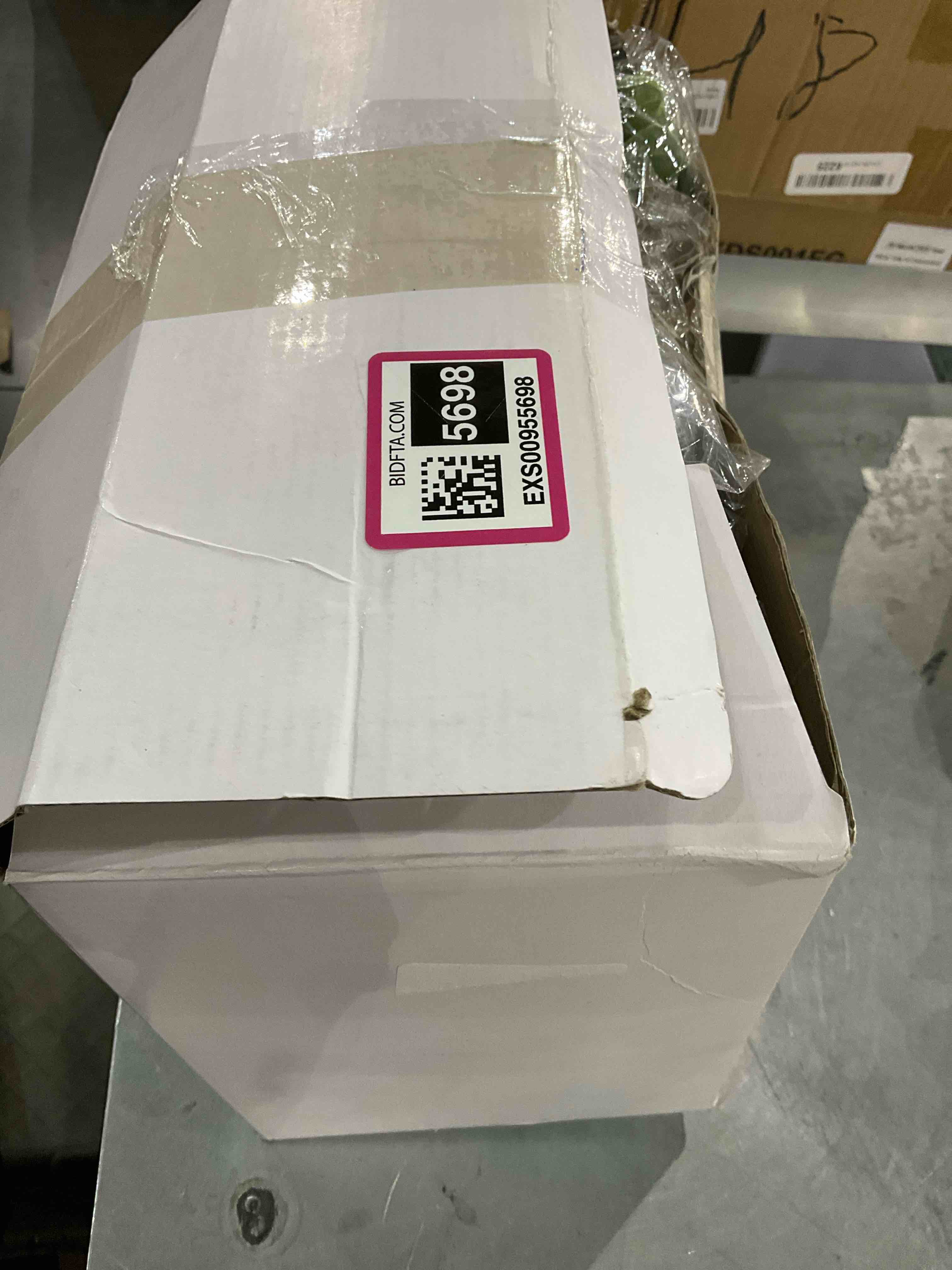 https://s3.amazonaws.com/lotting-images-prod/bidfta/EXS00955698_1704808354652.jpeg