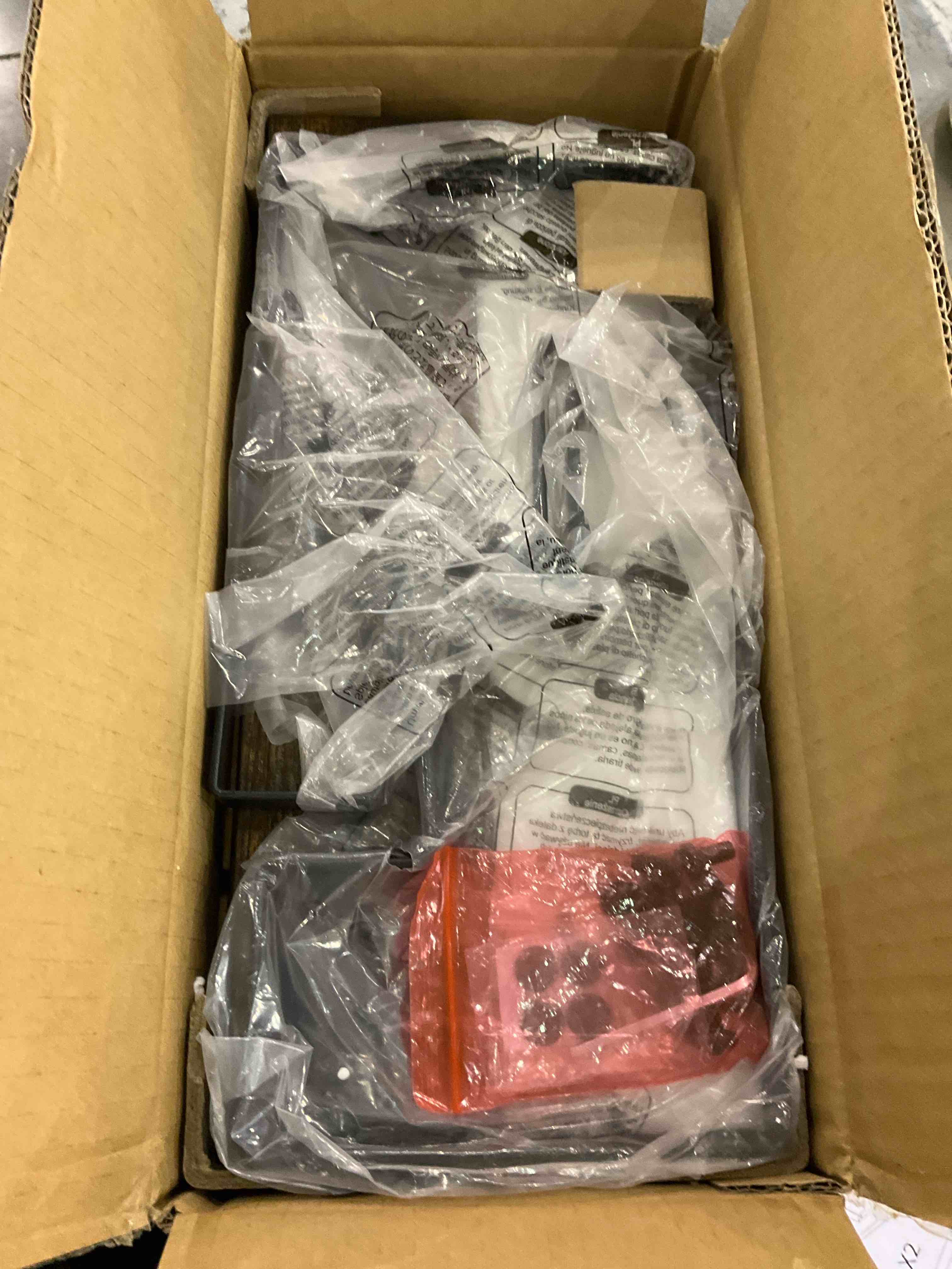 https://s3.amazonaws.com/lotting-images-prod/bidfta/EXS00955701_1704808535994.jpeg