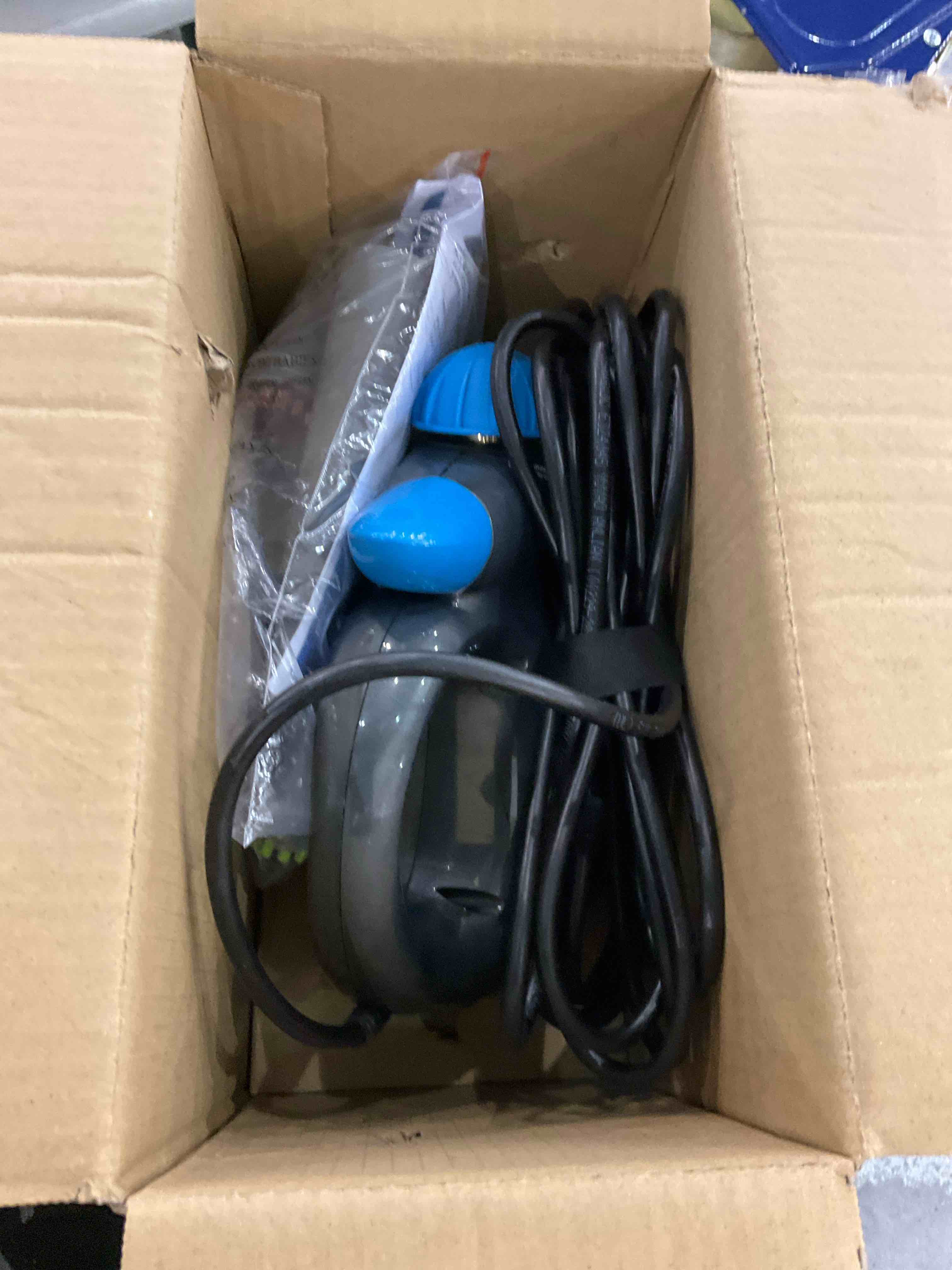 https://s3.amazonaws.com/lotting-images-prod/bidfta/EXS00955719_1704812590372.jpeg