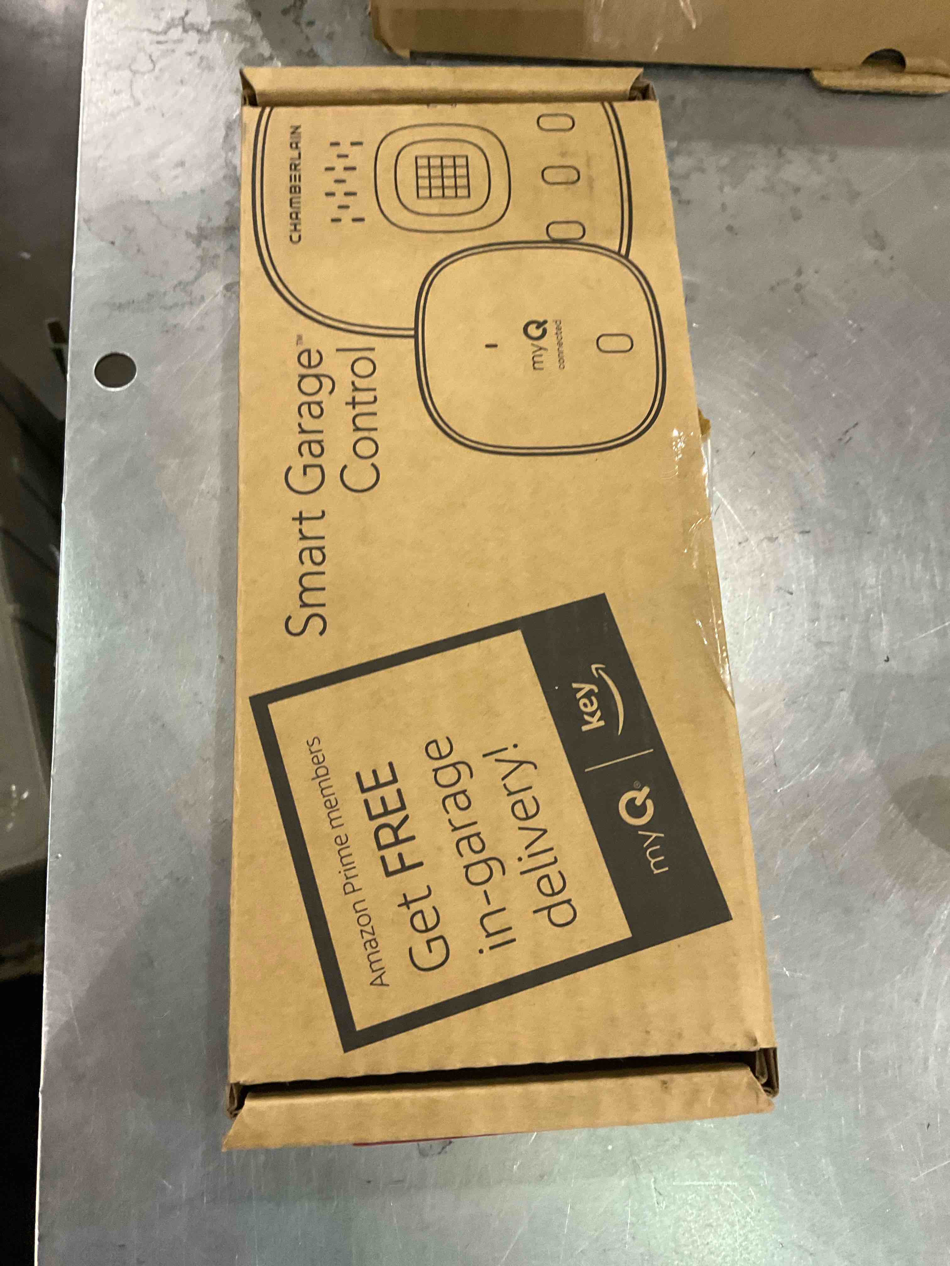 https://s3.amazonaws.com/lotting-images-prod/bidfta/EXS00955759_1704816752777.jpeg