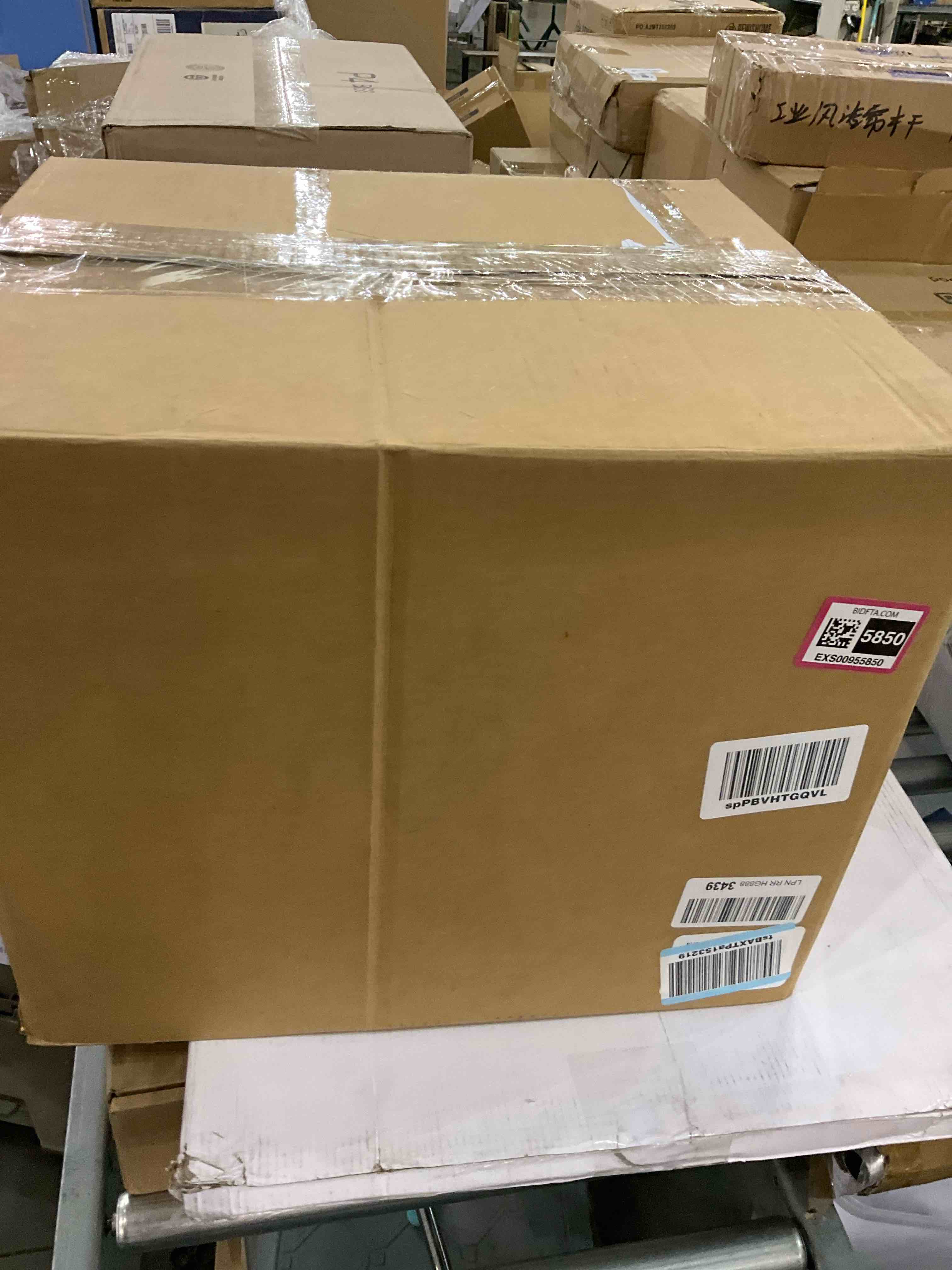 https://s3.amazonaws.com/lotting-images-prod/bidfta/EXS00955850_1704834586984.jpeg