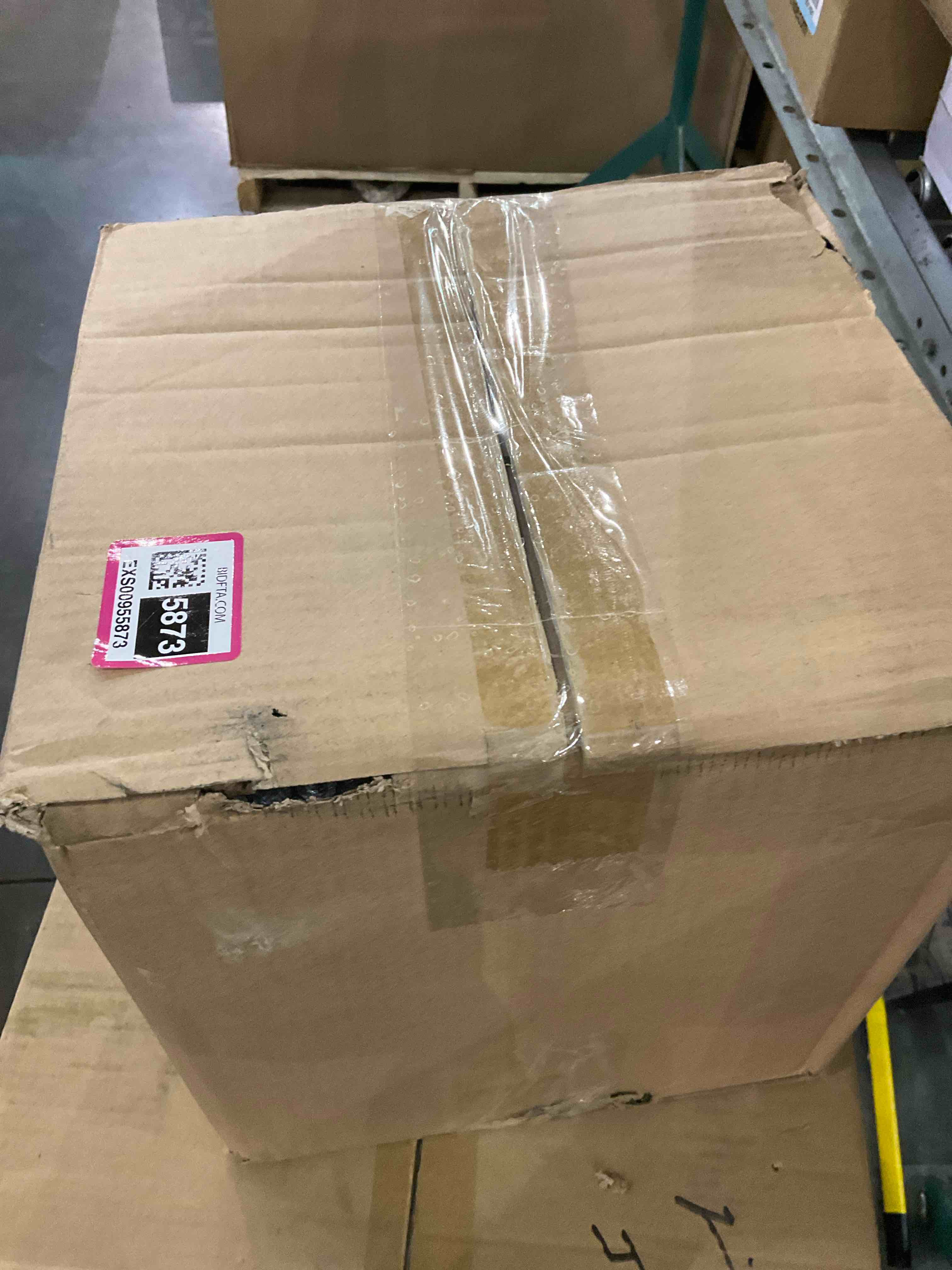 https://s3.amazonaws.com/lotting-images-prod/bidfta/EXS00955873_1704892577555.jpeg