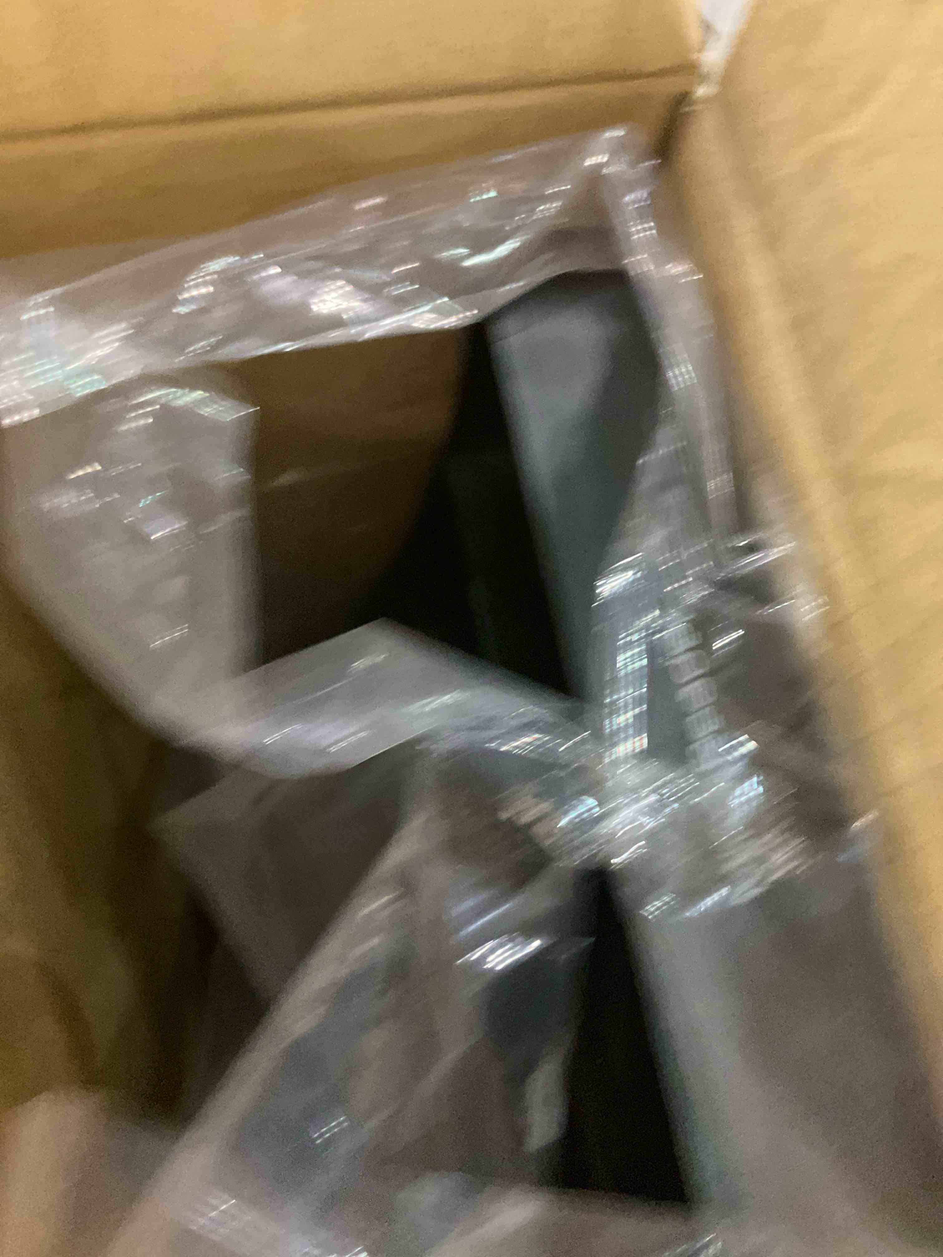 https://s3.amazonaws.com/lotting-images-prod/bidfta/EXS00956913_1703874909785.jpeg