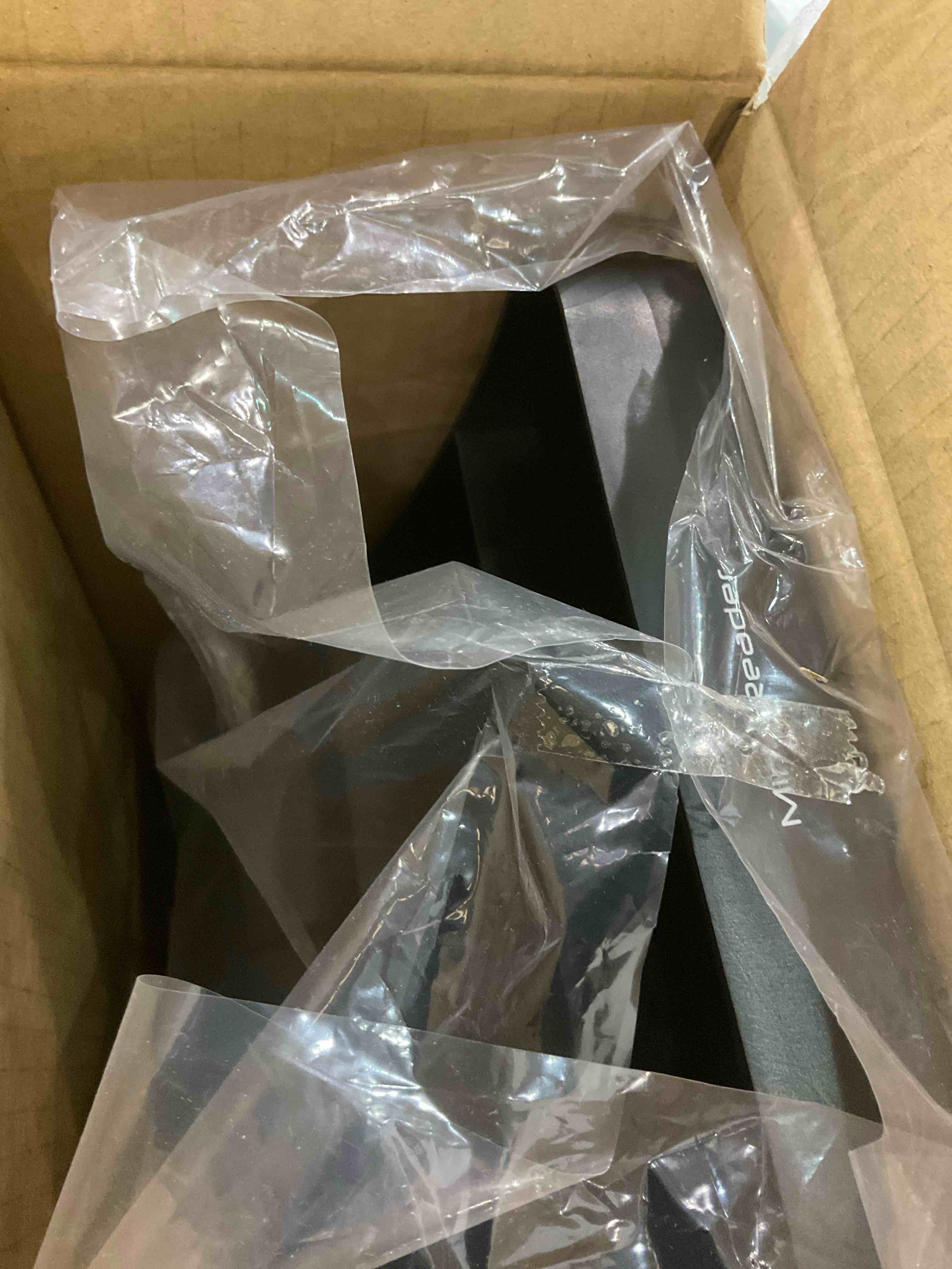 https://s3.amazonaws.com/lotting-images-prod/bidfta/EXS00956913_1703874911431.jpeg