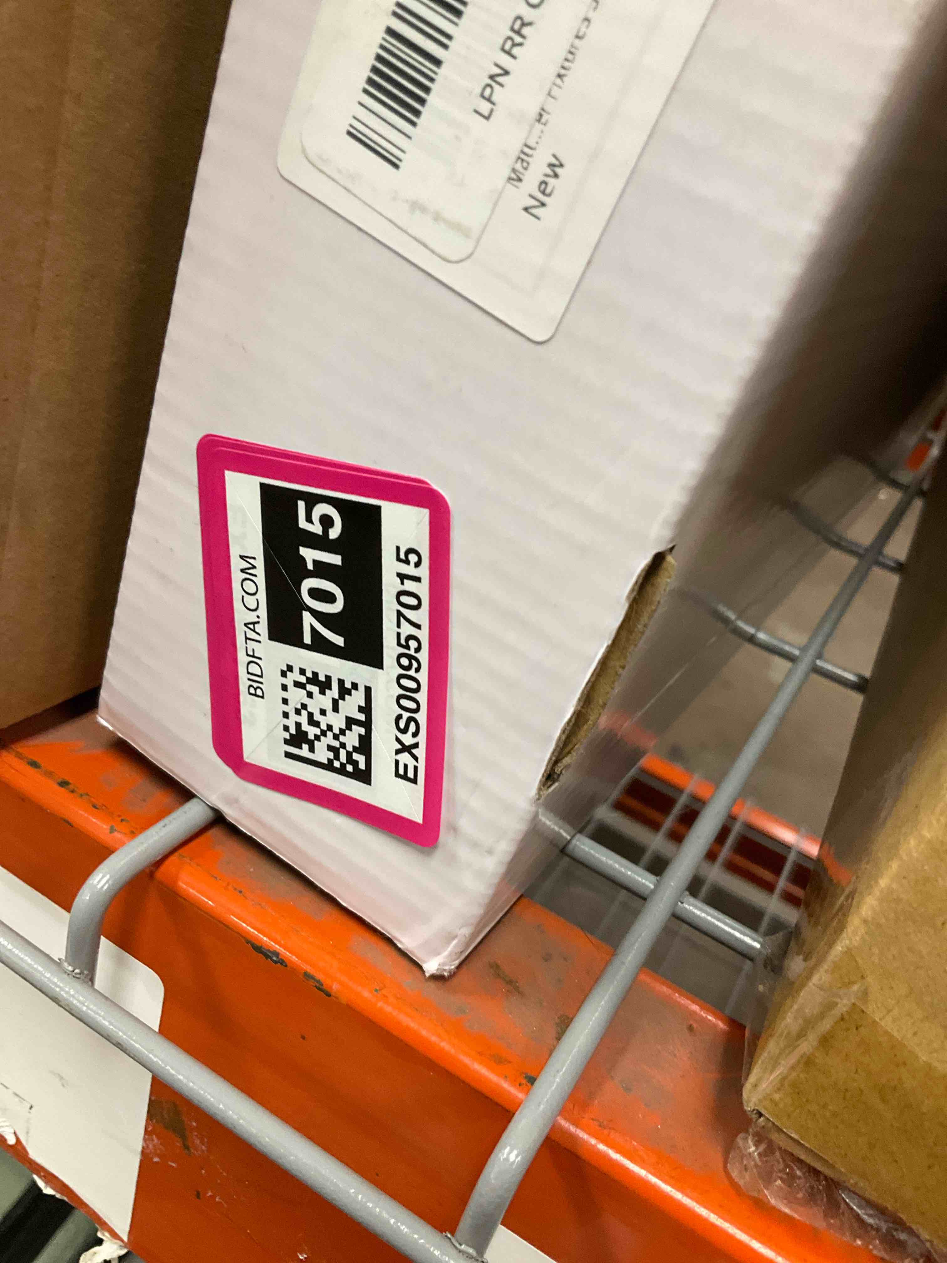 https://s3.amazonaws.com/lotting-images-prod/bidfta/EXS00957015_1703782408808.jpeg