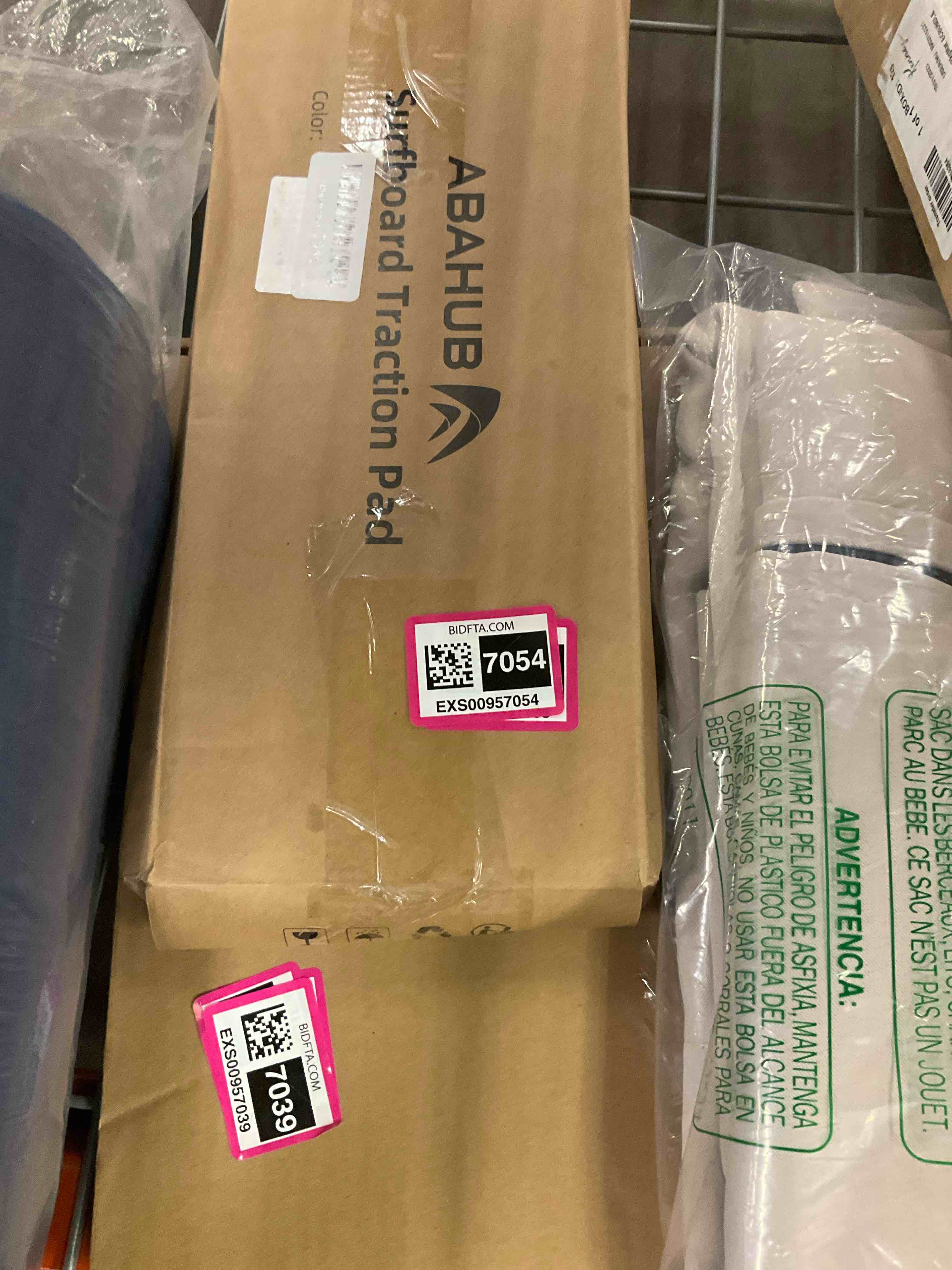 https://s3.amazonaws.com/lotting-images-prod/bidfta/EXS00957054_1703785180133.jpeg