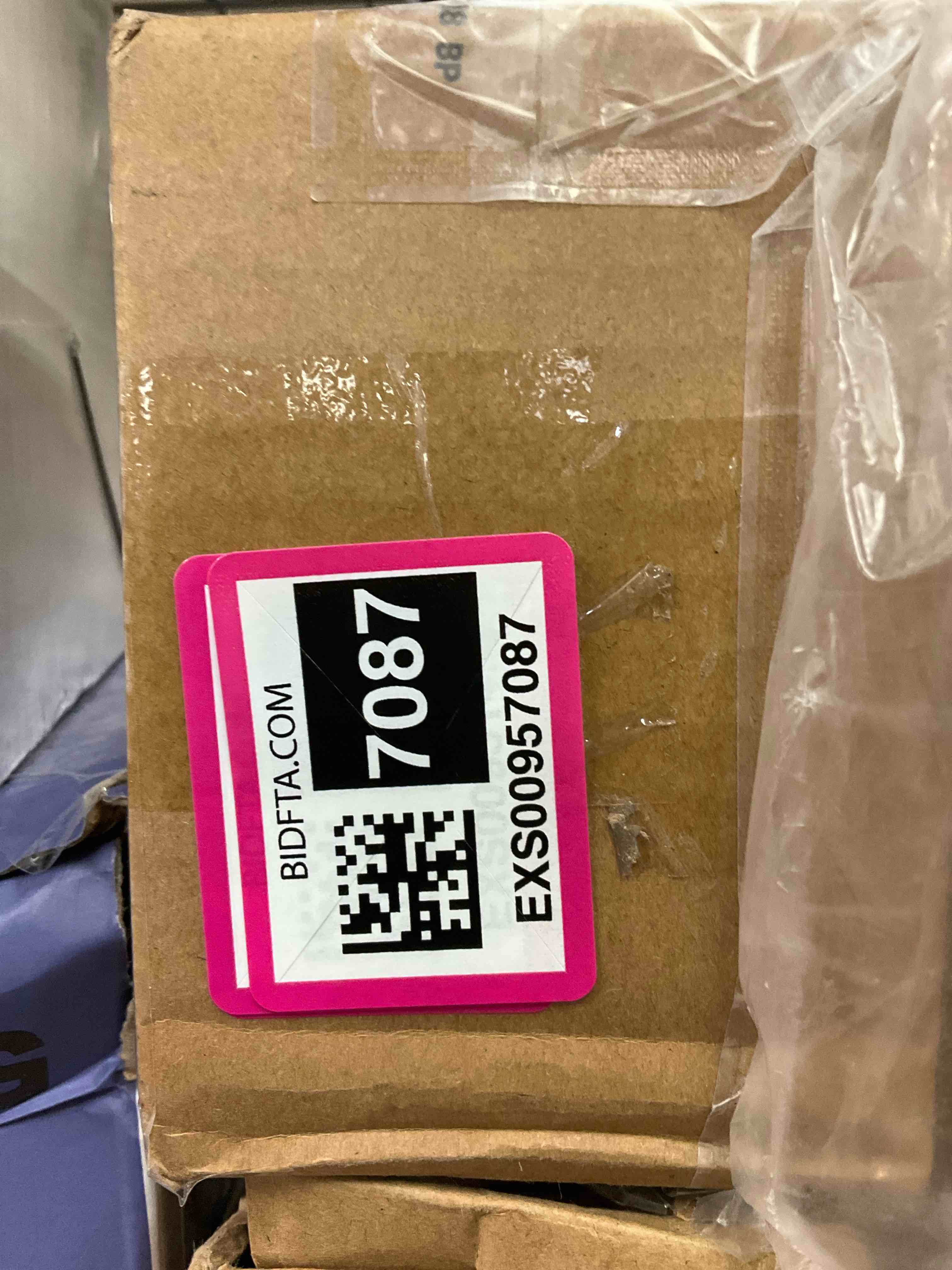 https://s3.amazonaws.com/lotting-images-prod/bidfta/EXS00957087_1703788781016.jpeg