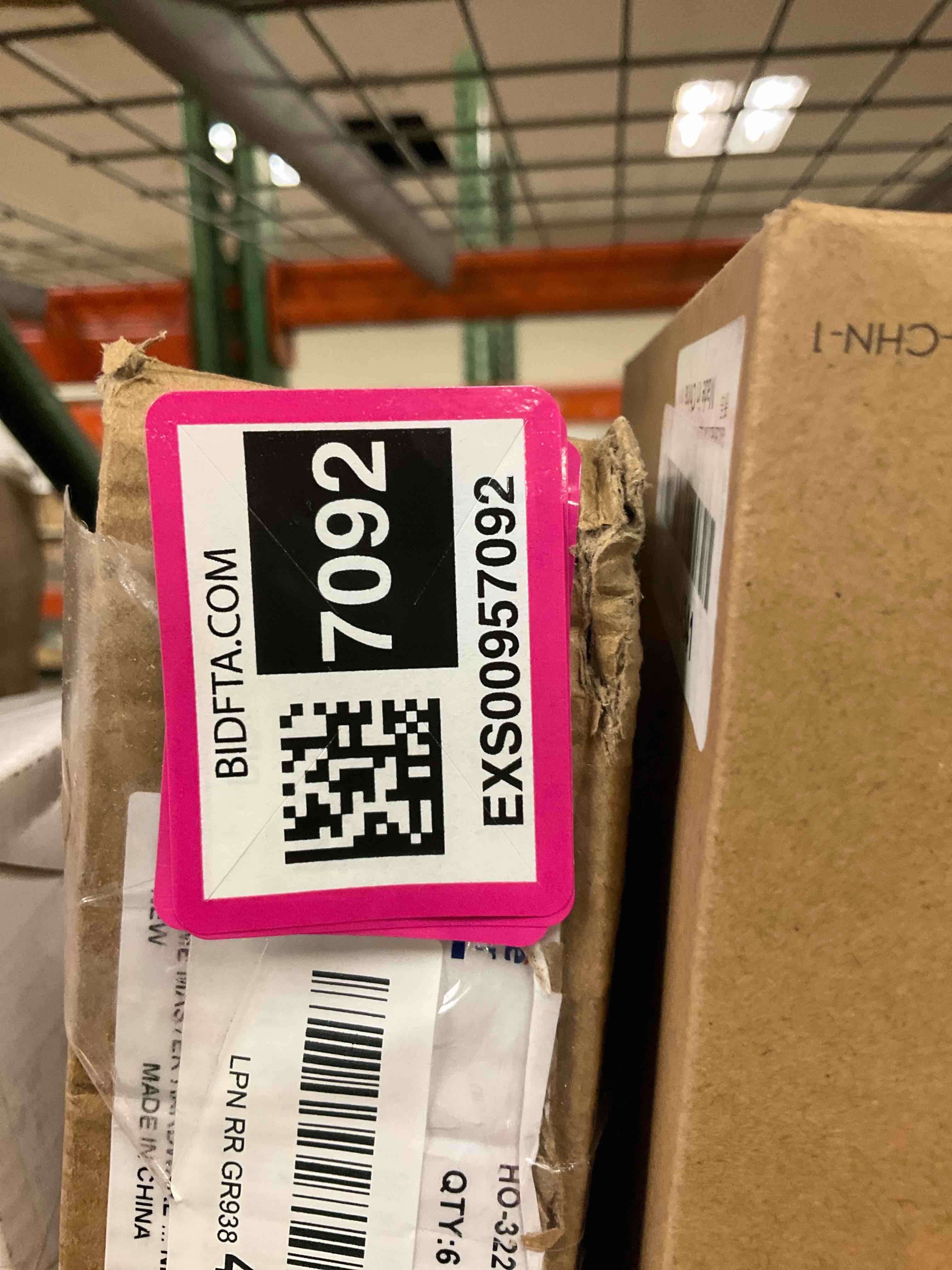 https://s3.amazonaws.com/lotting-images-prod/bidfta/EXS00957092_1703788613339.jpeg