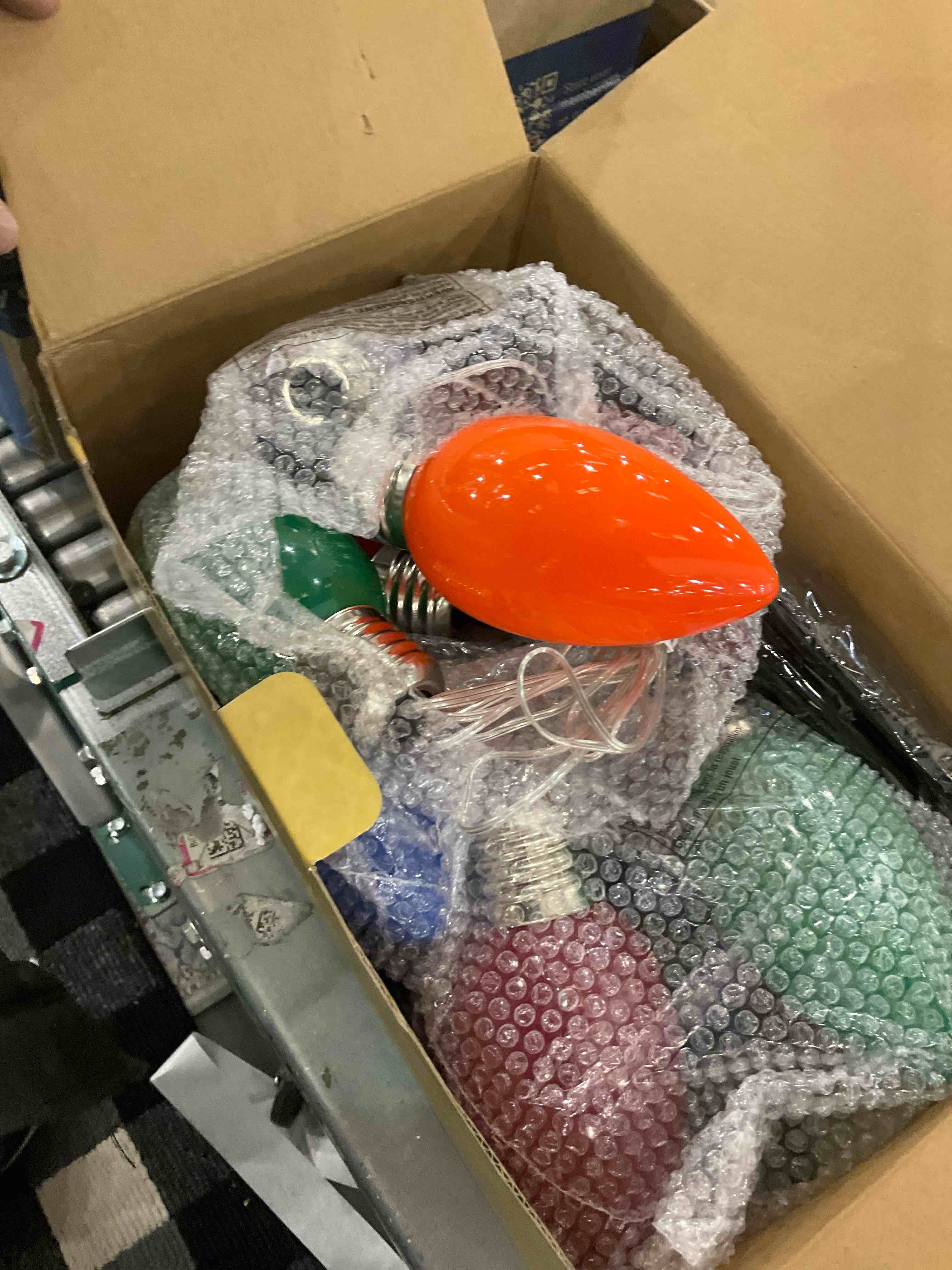 https://s3.amazonaws.com/lotting-images-prod/bidfta/EXS00957710_1704466626683.jpeg