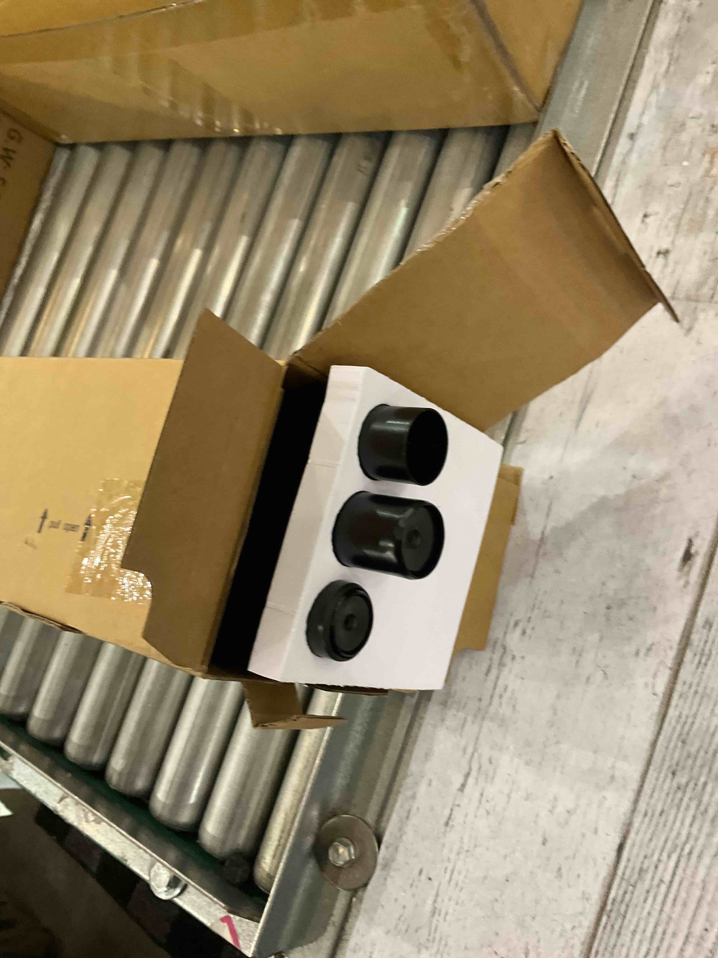 https://s3.amazonaws.com/lotting-images-prod/bidfta/EXS00957927_1704732165500.jpeg