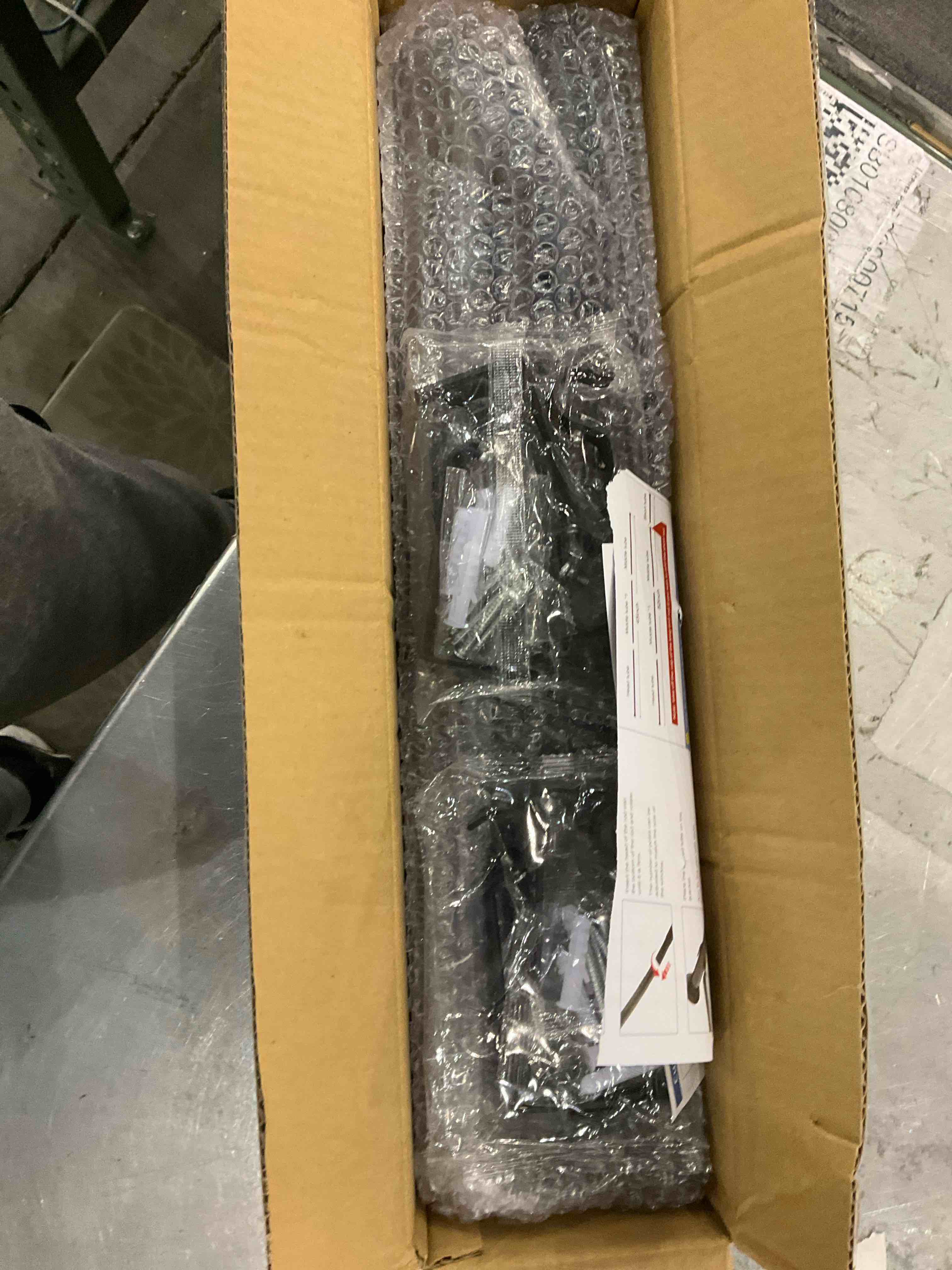 https://s3.amazonaws.com/lotting-images-prod/bidfta/EXS00958050_1703251111484.jpeg
