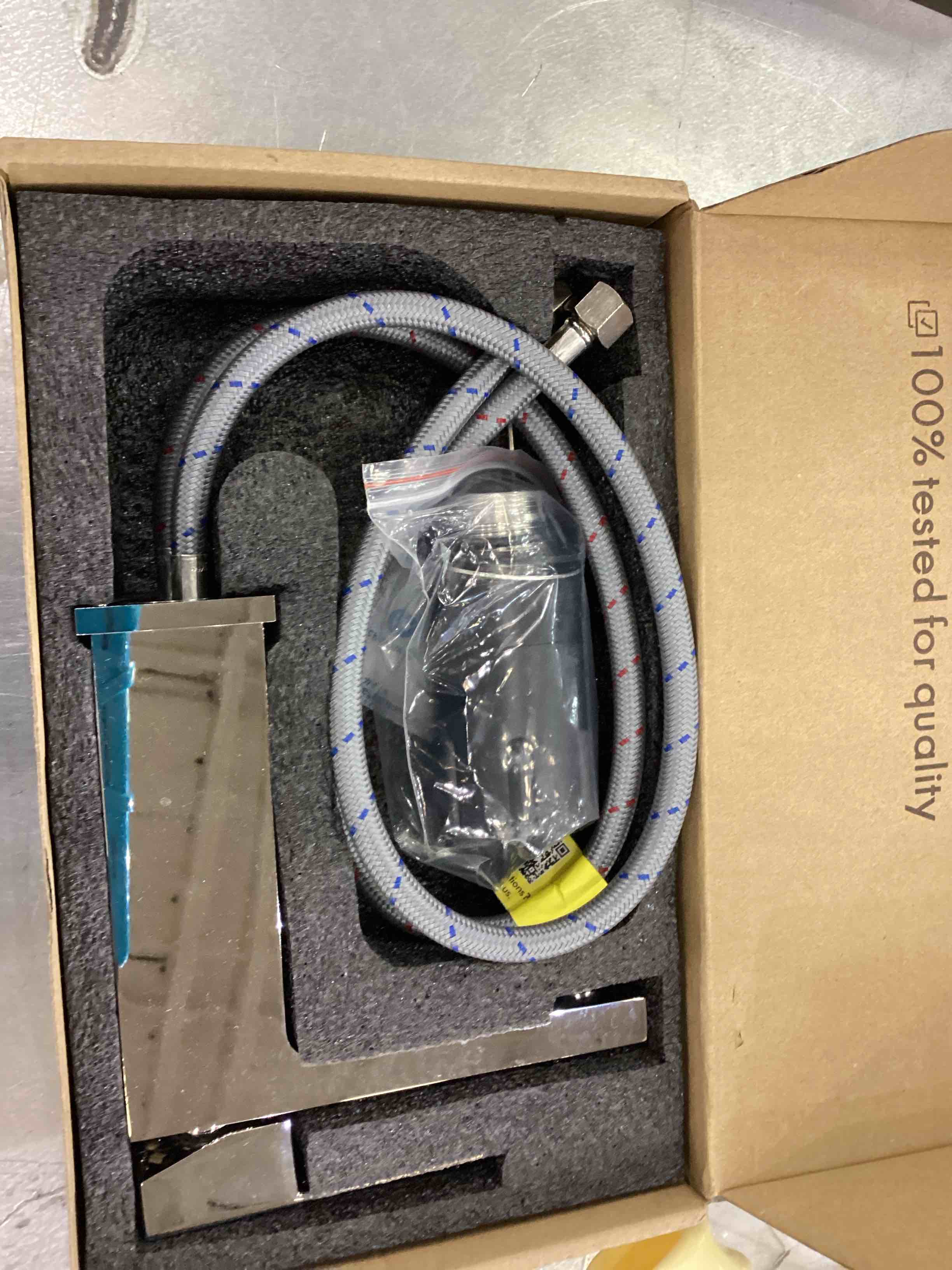 https://s3.amazonaws.com/lotting-images-prod/bidfta/EXS00958299_1703692470664.jpeg