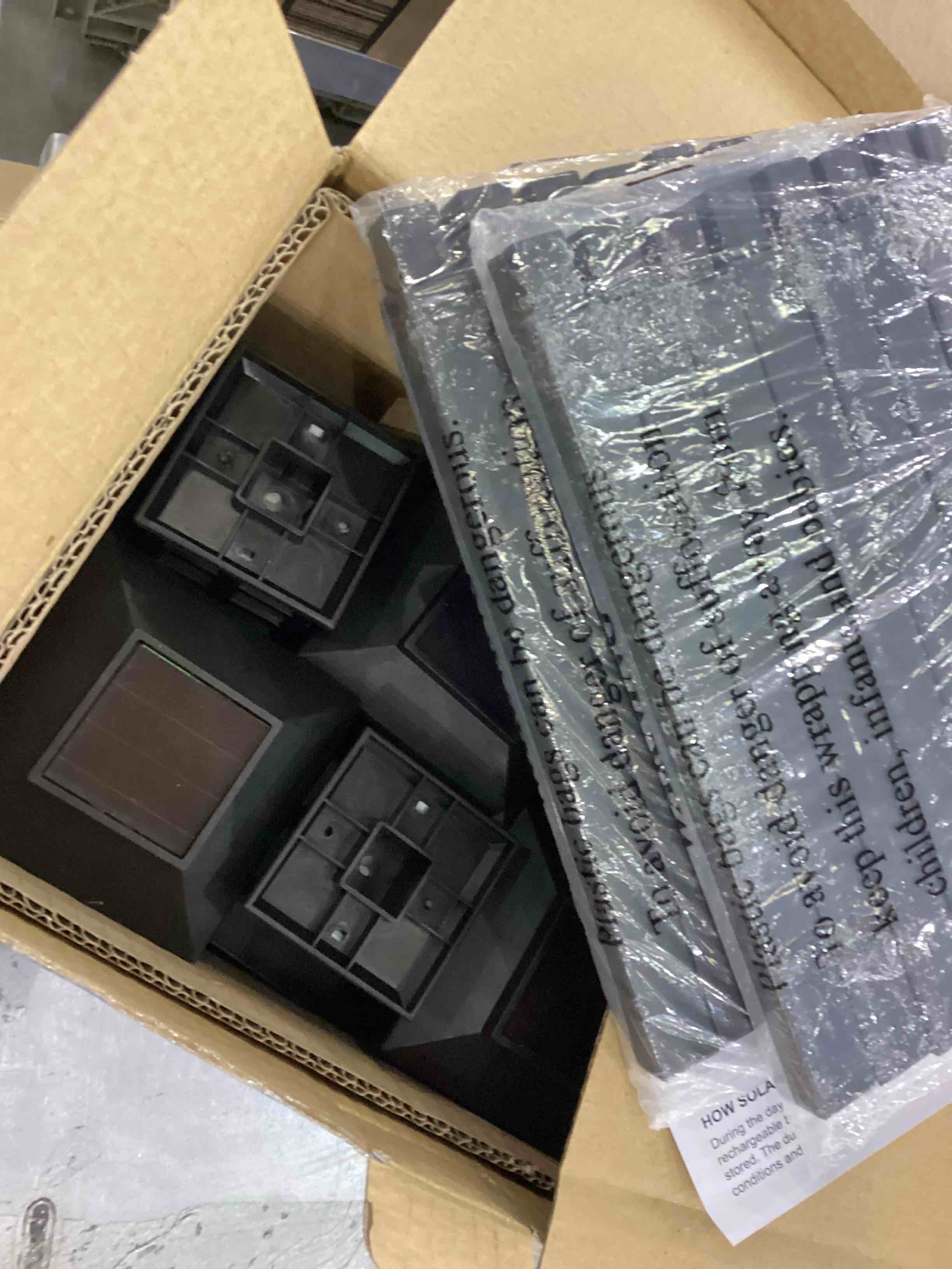 https://s3.amazonaws.com/lotting-images-prod/bidfta/EXS00958300_1703692754704.jpeg