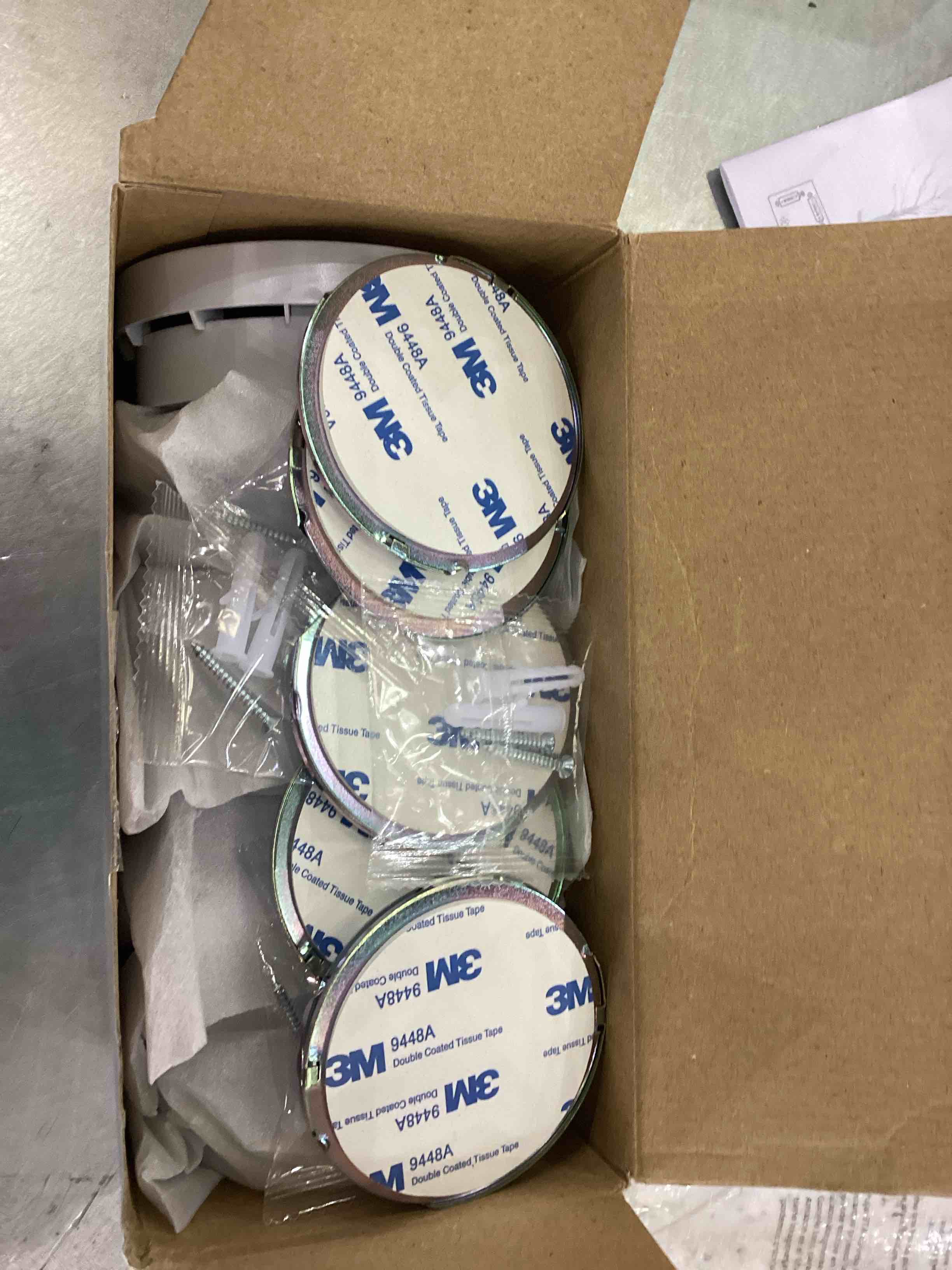 https://s3.amazonaws.com/lotting-images-prod/bidfta/EXS00958303_1703693190471.jpeg