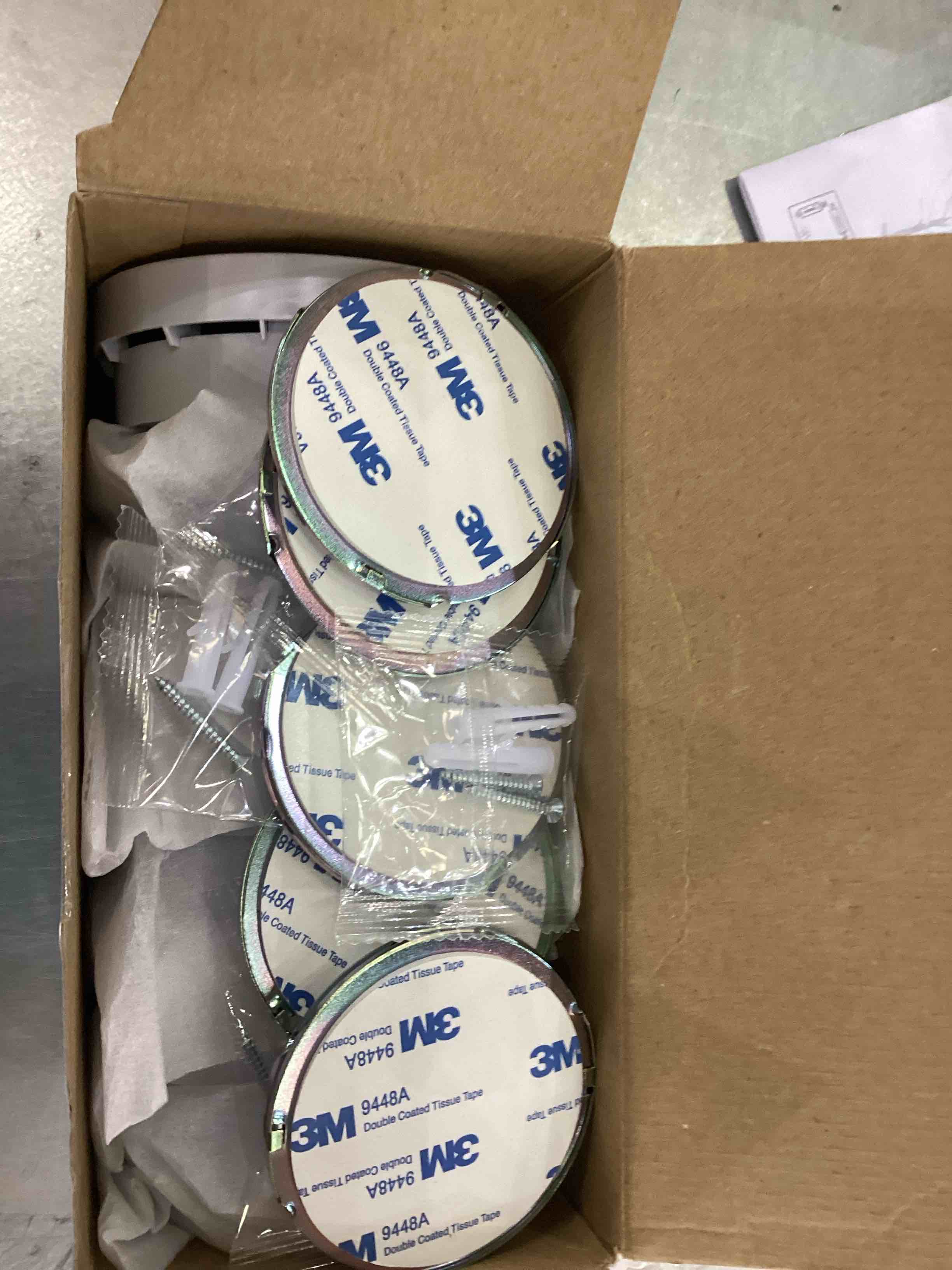 https://s3.amazonaws.com/lotting-images-prod/bidfta/EXS00958303_1703693191418.jpeg