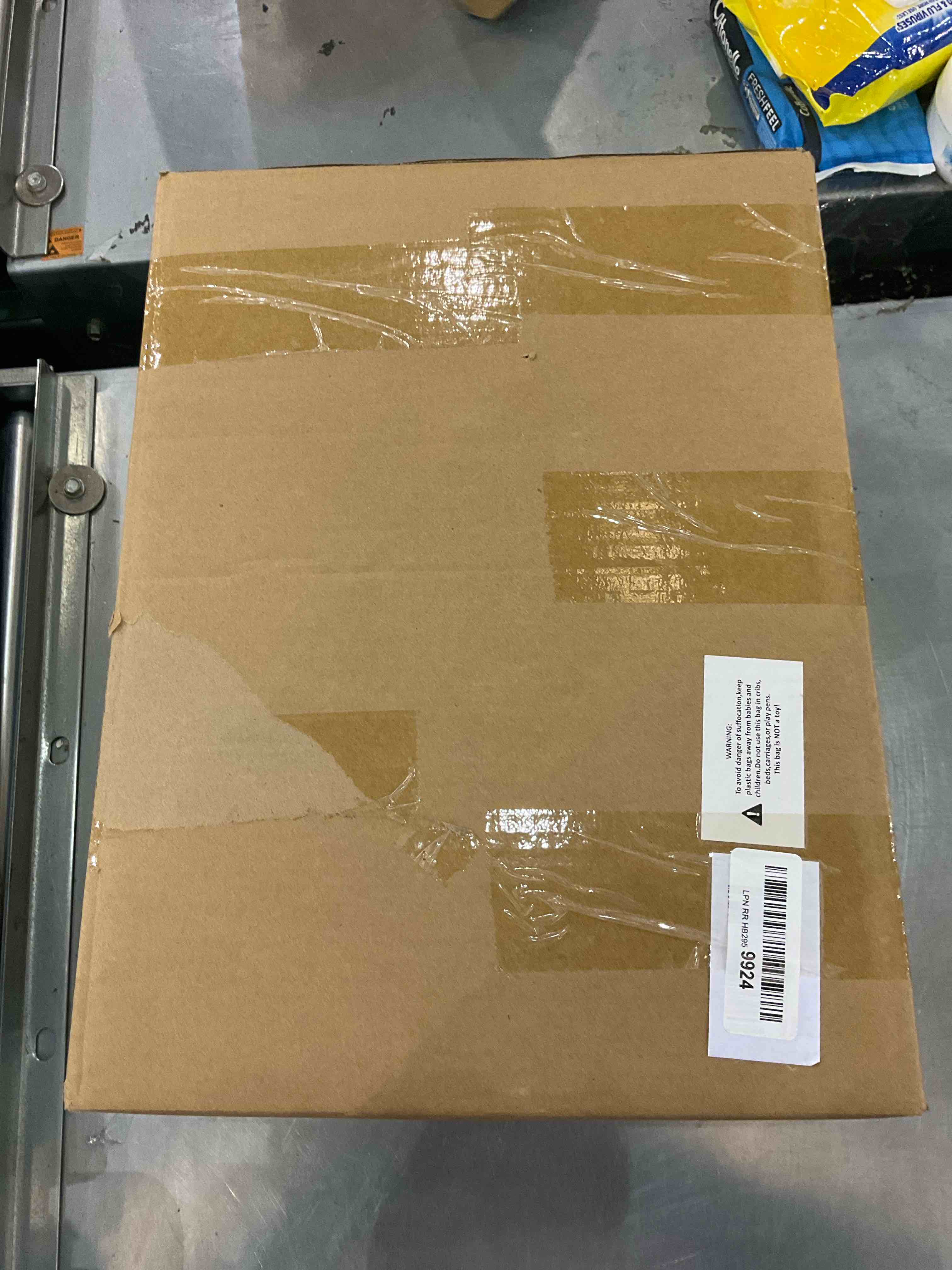 https://s3.amazonaws.com/lotting-images-prod/bidfta/EXS00958620_1703691467311.jpeg