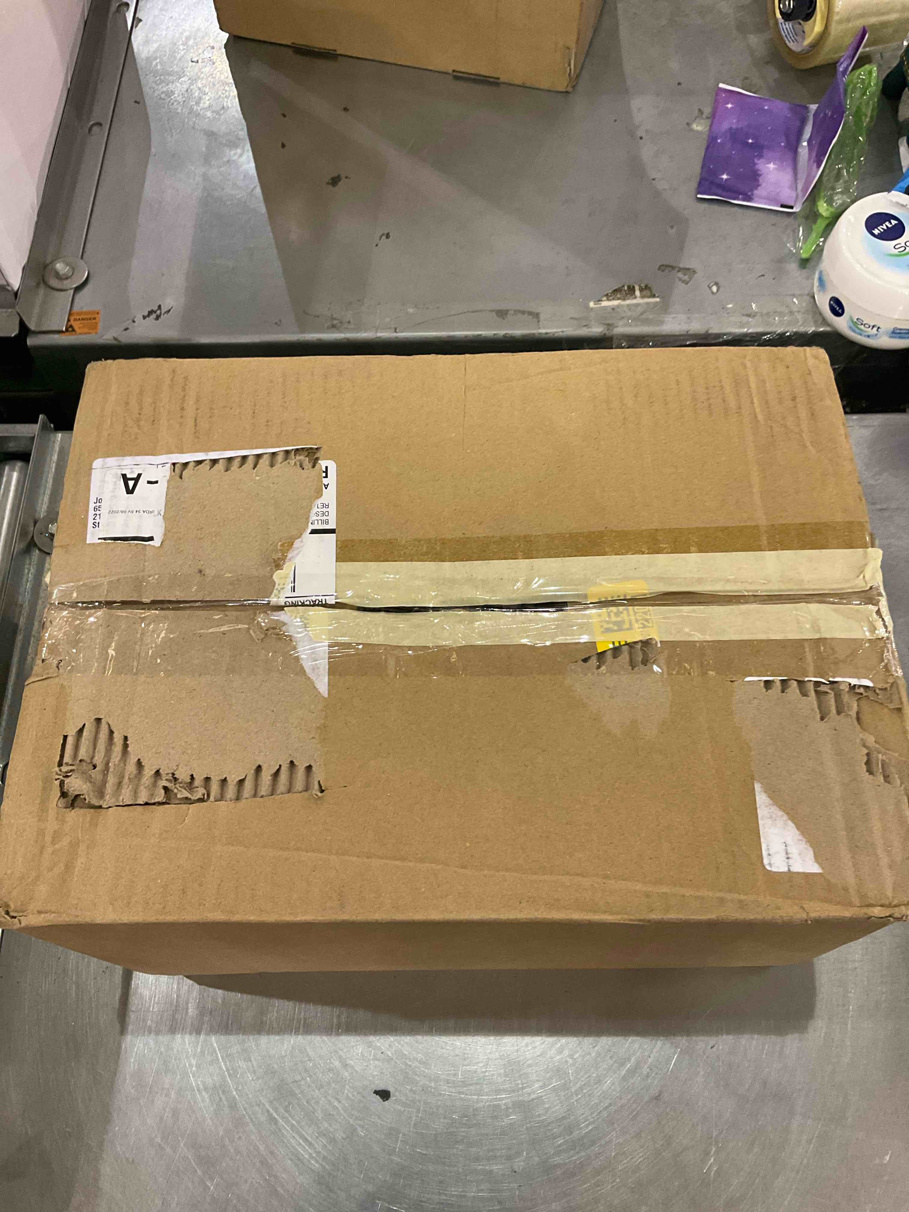 https://s3.amazonaws.com/lotting-images-prod/bidfta/EXS00958981_1703862662596.jpeg