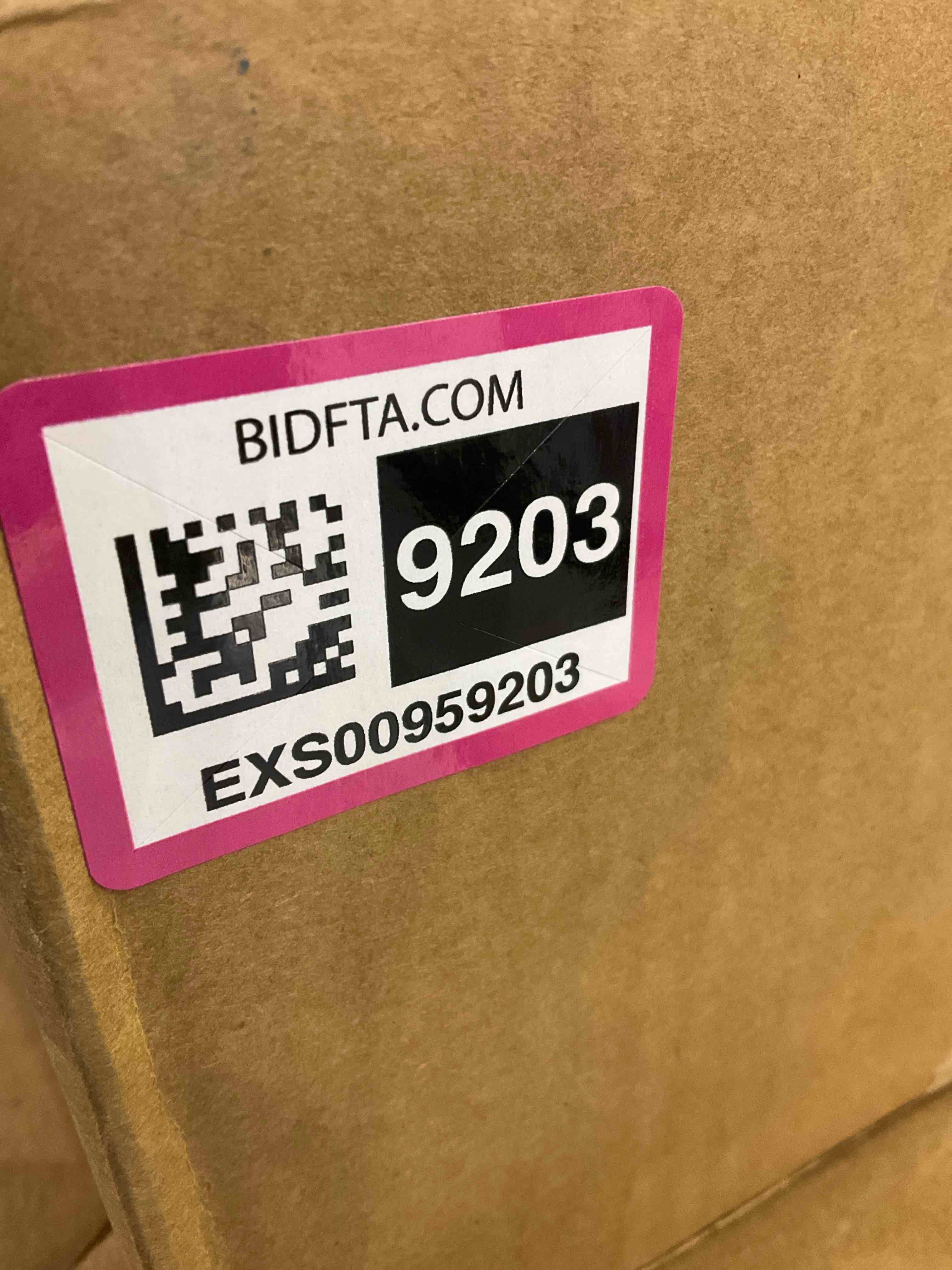 https://s3.amazonaws.com/lotting-images-prod/bidfta/EXS00959203_1703684216475.jpeg
