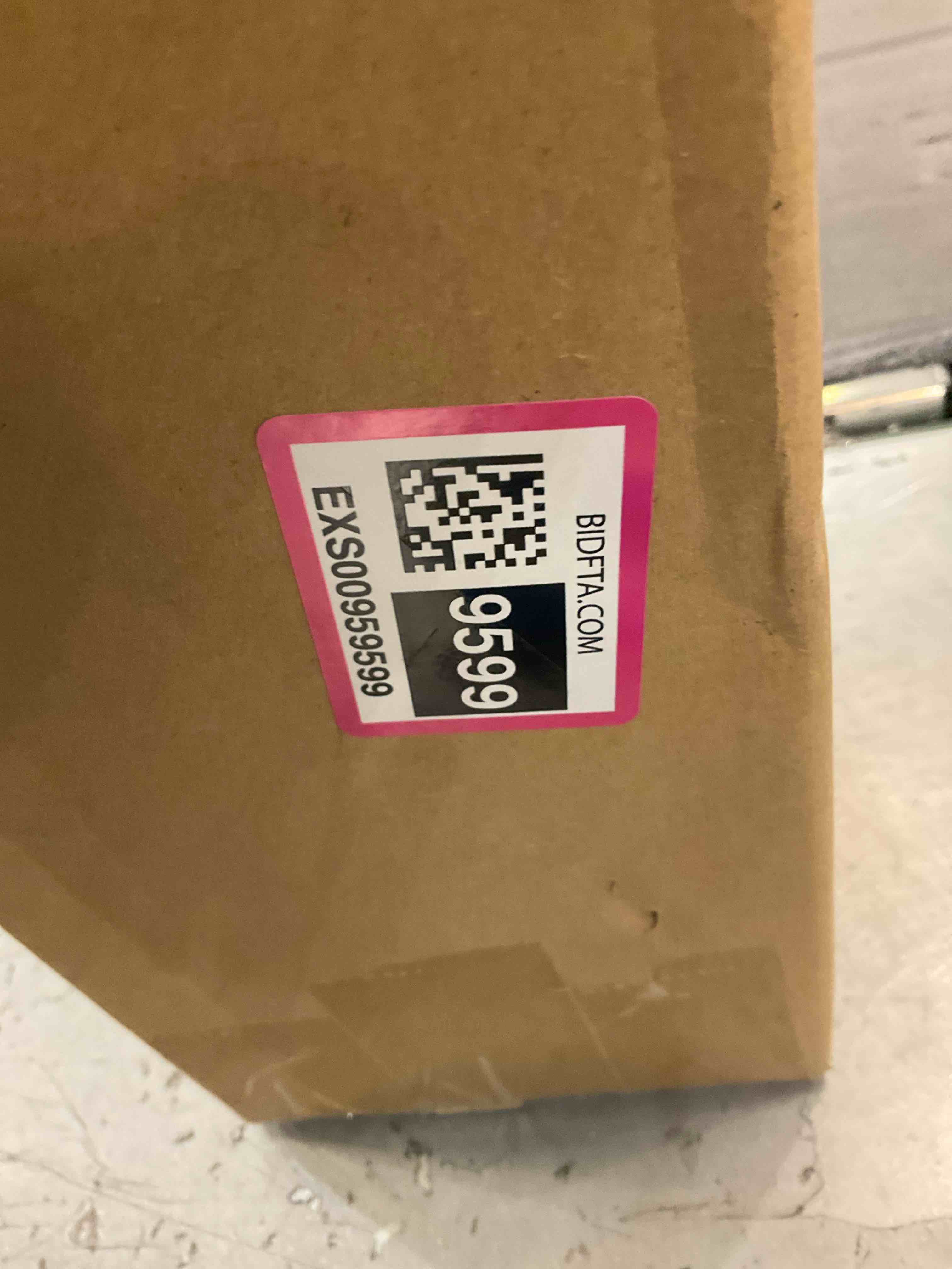 https://s3.amazonaws.com/lotting-images-prod/bidfta/EXS00959599_1704737345586.jpeg