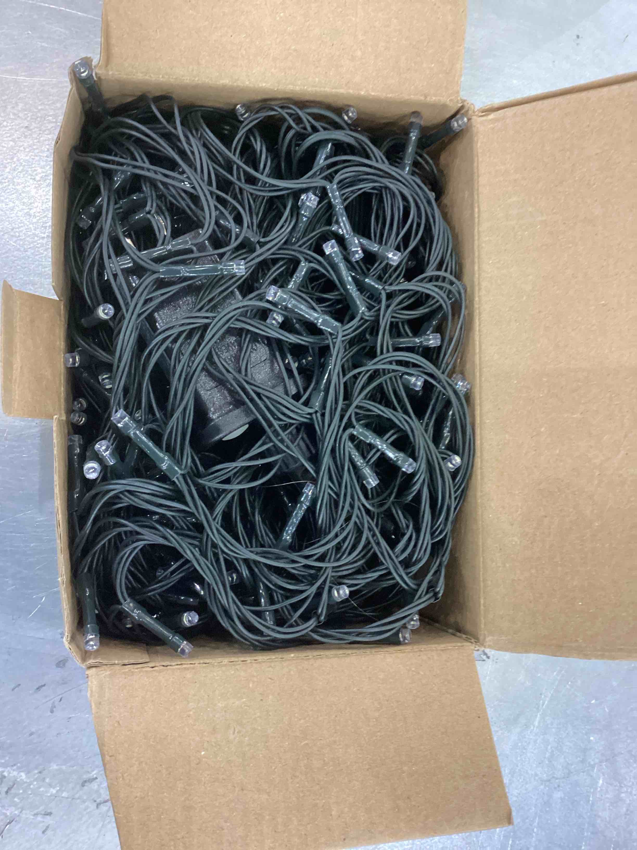 https://s3.amazonaws.com/lotting-images-prod/bidfta/EXS00959615_1704738123033.jpeg