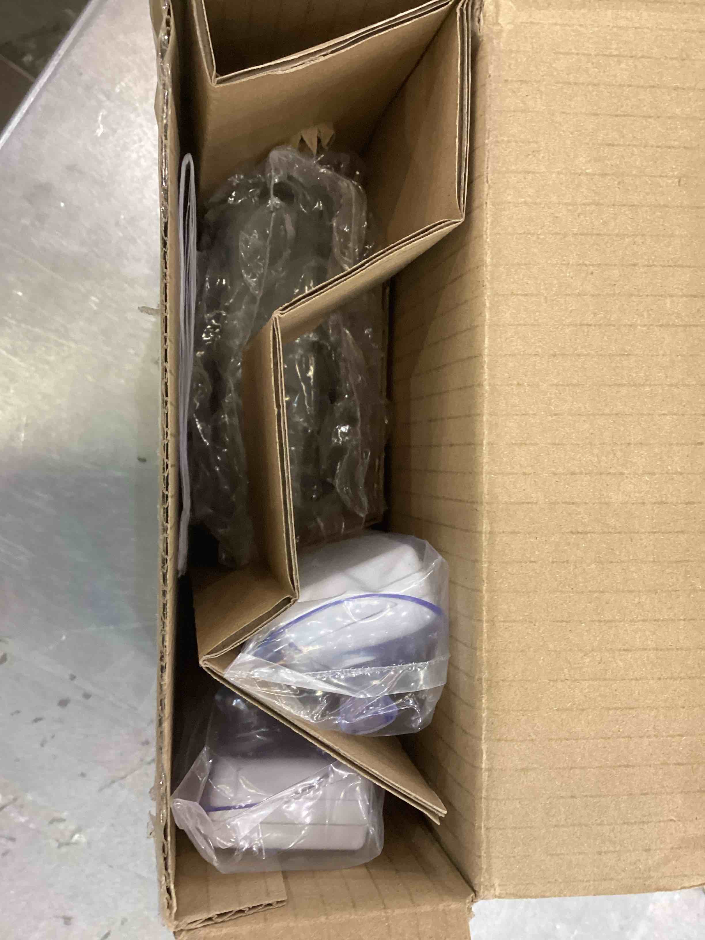 https://s3.amazonaws.com/lotting-images-prod/bidfta/EXS00959619_1704738903022.jpeg