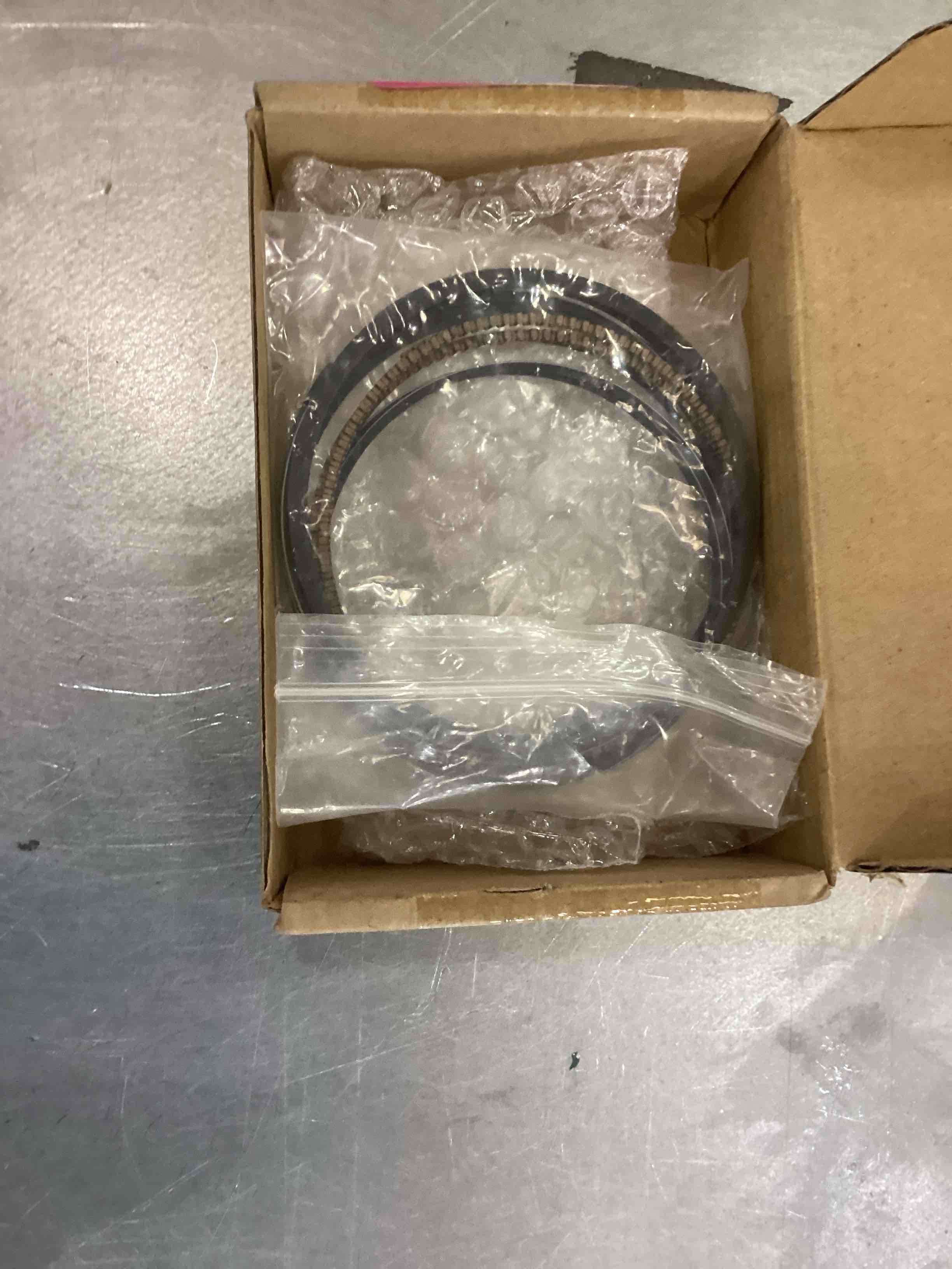 https://s3.amazonaws.com/lotting-images-prod/bidfta/EXS00959623_1704739525025.jpeg