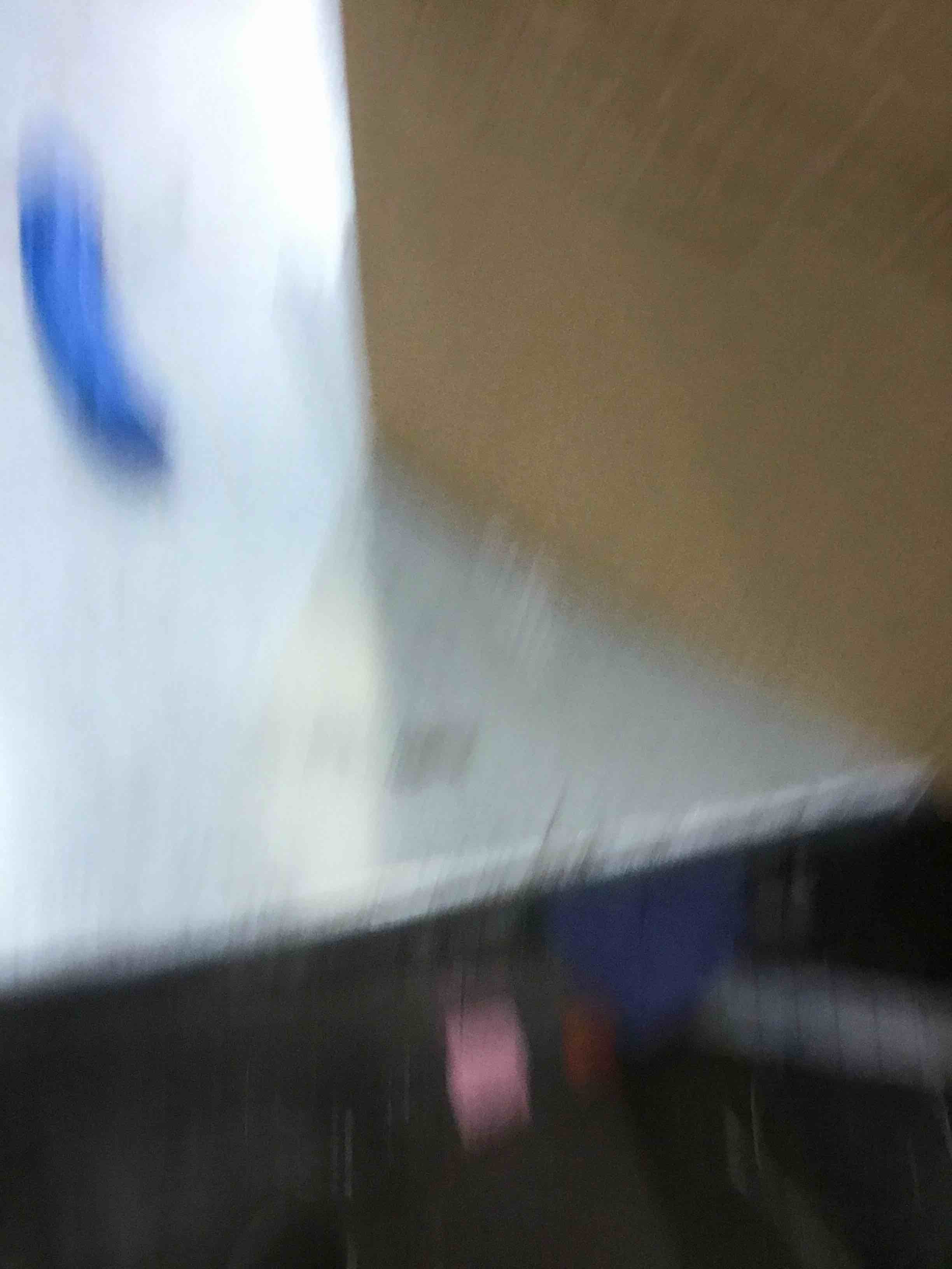 https://s3.amazonaws.com/lotting-images-prod/bidfta/EXS00959723_1704998112714.jpeg