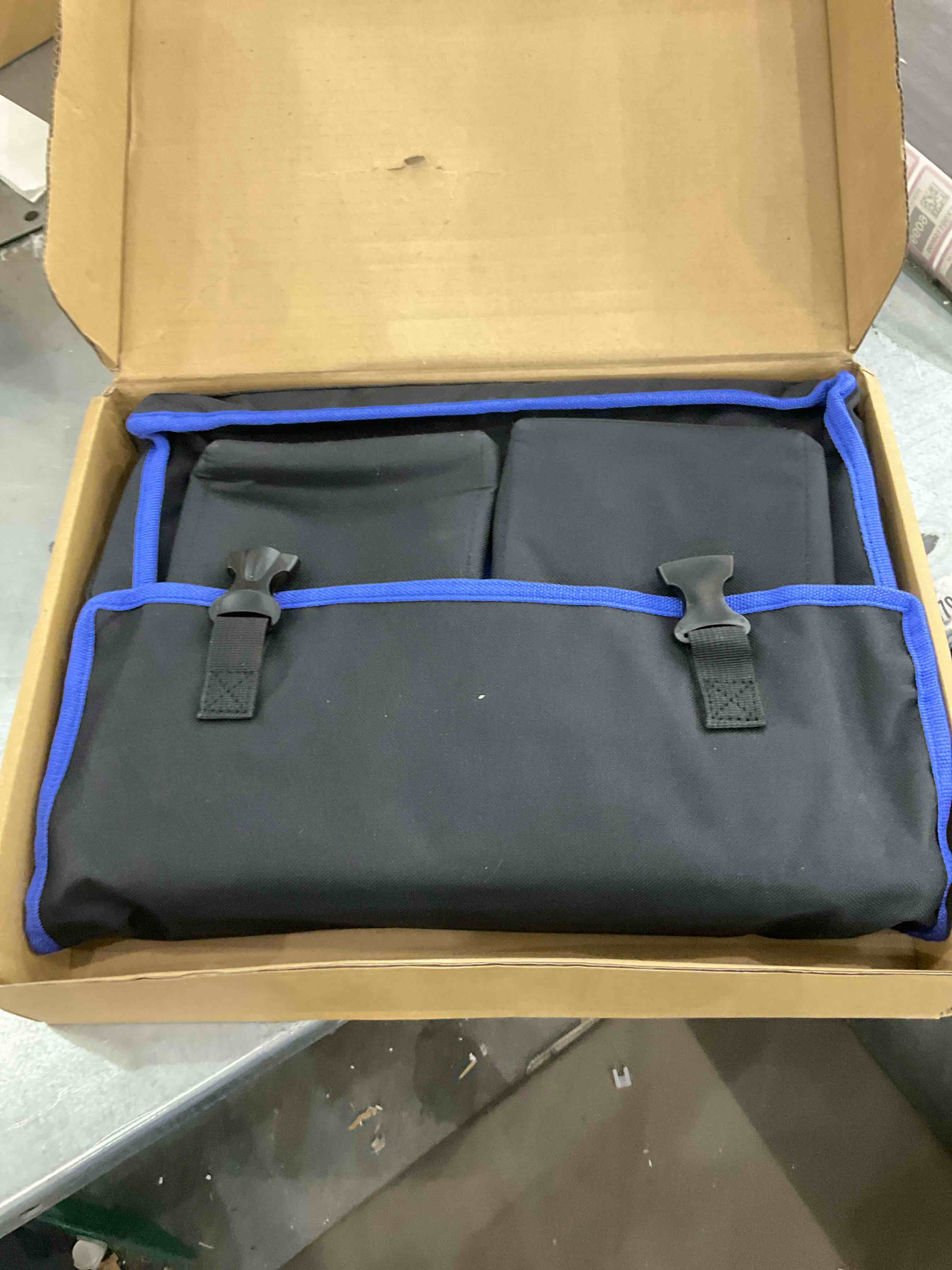 https://s3.amazonaws.com/lotting-images-prod/bidfta/EXS00959923_1705085338176.jpeg