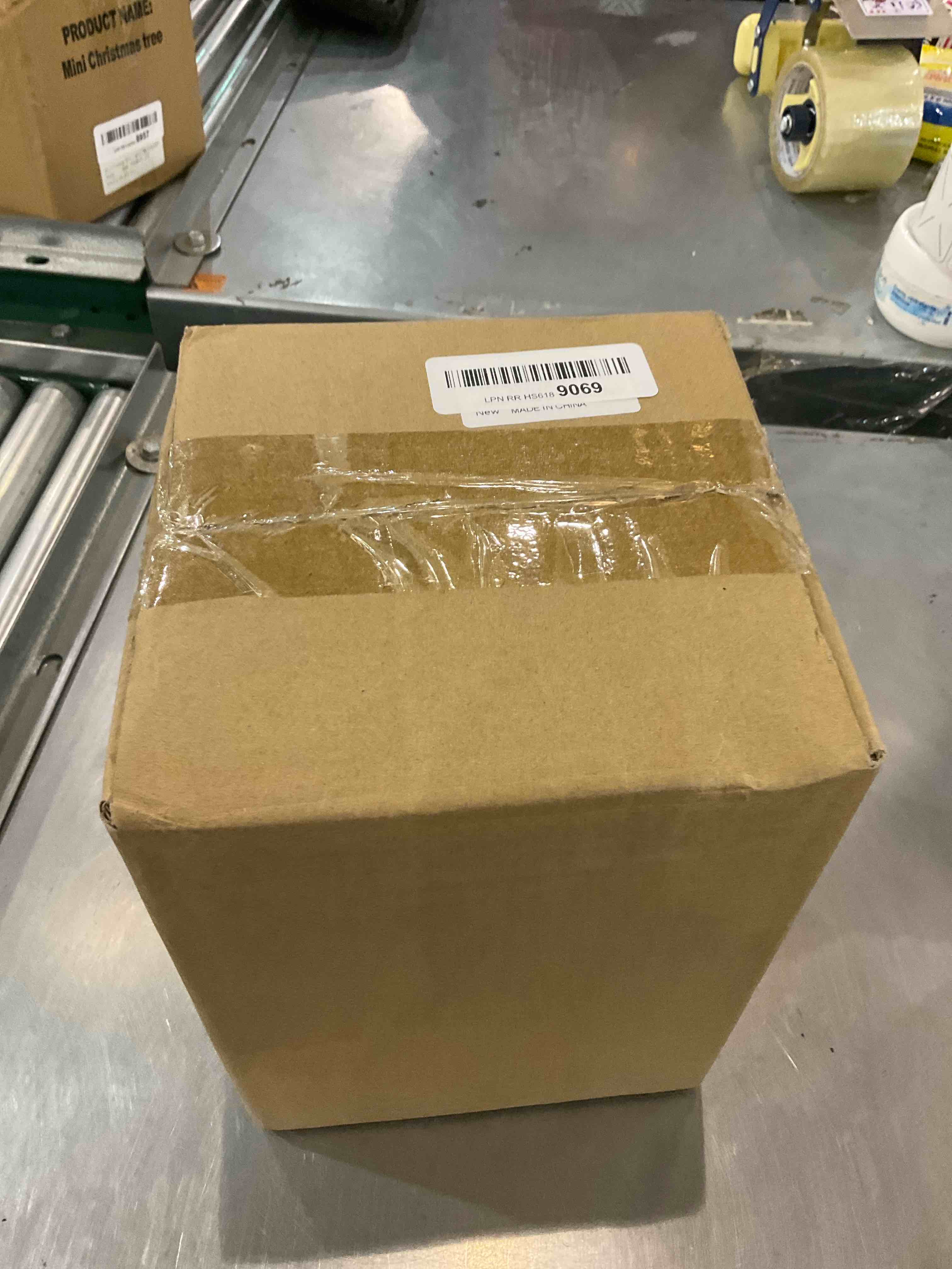 https://s3.amazonaws.com/lotting-images-prod/bidfta/EXS00960180_1702911527242.jpeg