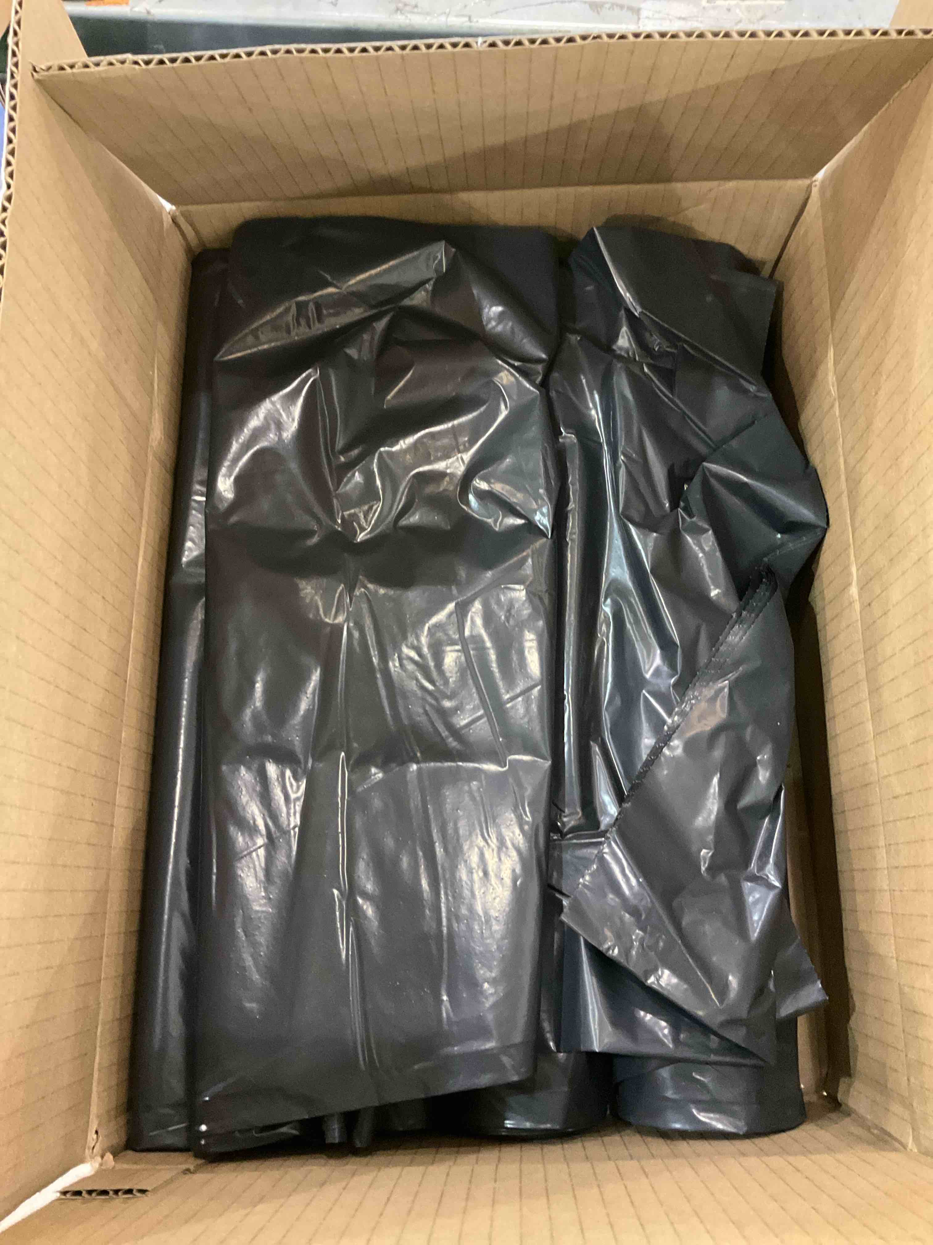 https://s3.amazonaws.com/lotting-images-prod/bidfta/EXS00960189_1702917982123.jpeg