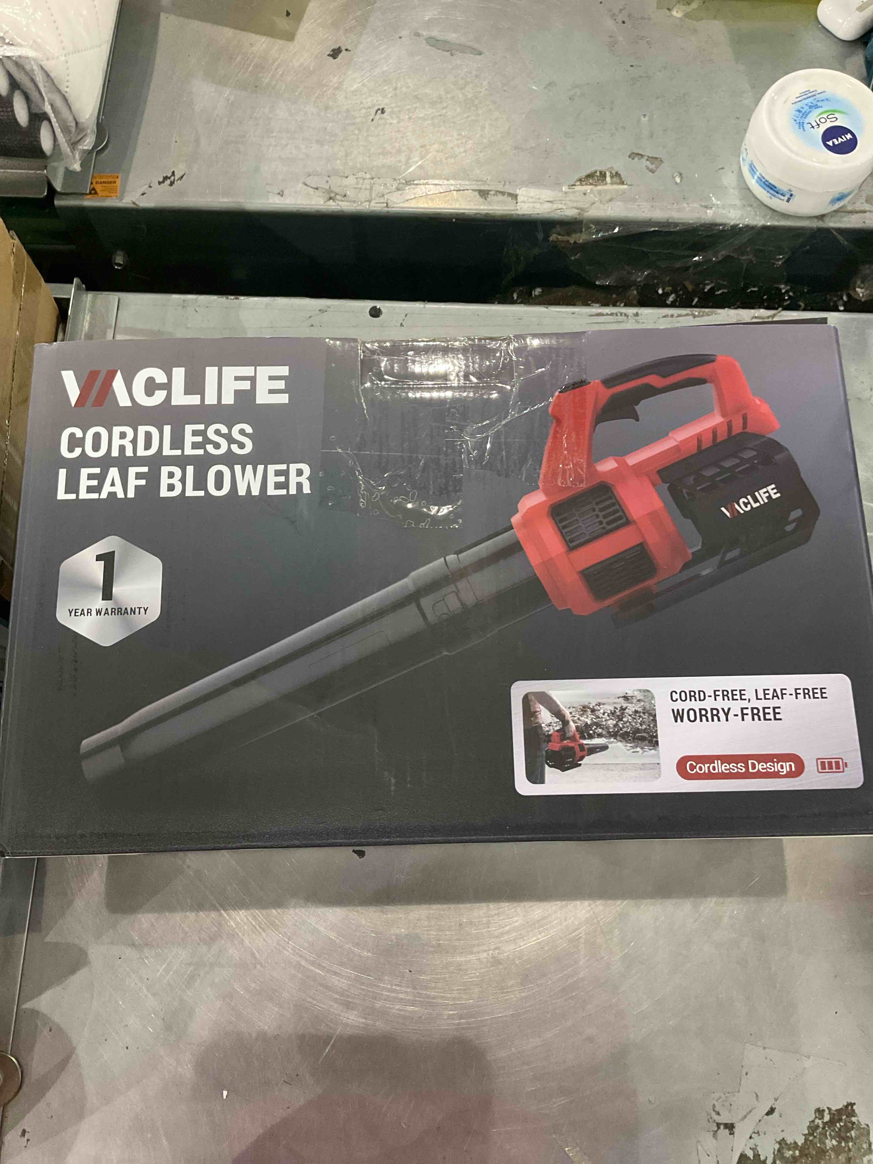 https://s3.amazonaws.com/lotting-images-prod/bidfta/EXS00960310_1702992242101.jpeg