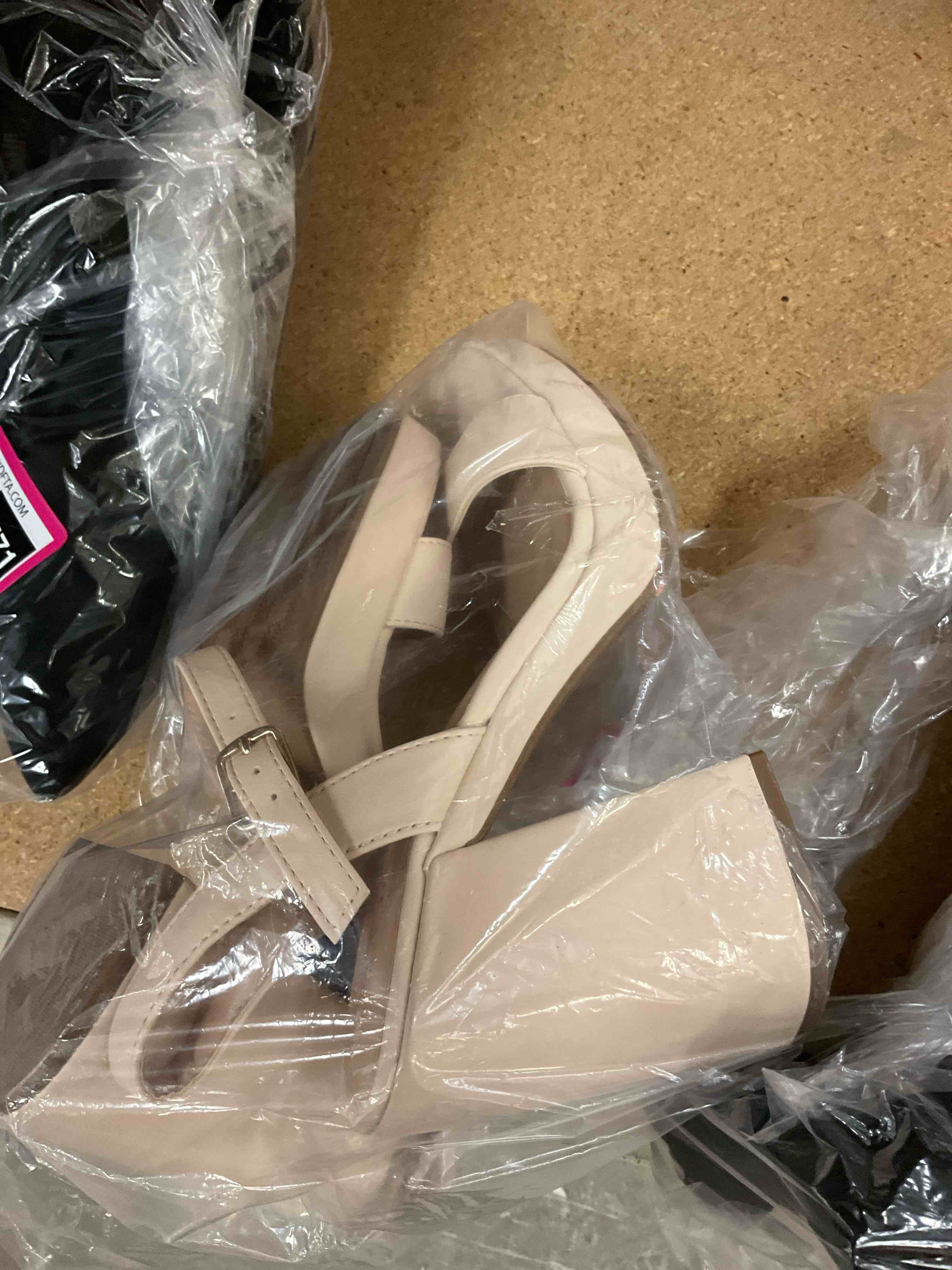 DREAM PAIRS High Heels Chunky Block Platform Heels for Women Ankle Strap Sexy Open Square Toe Heels Dressy Pumps Sandals