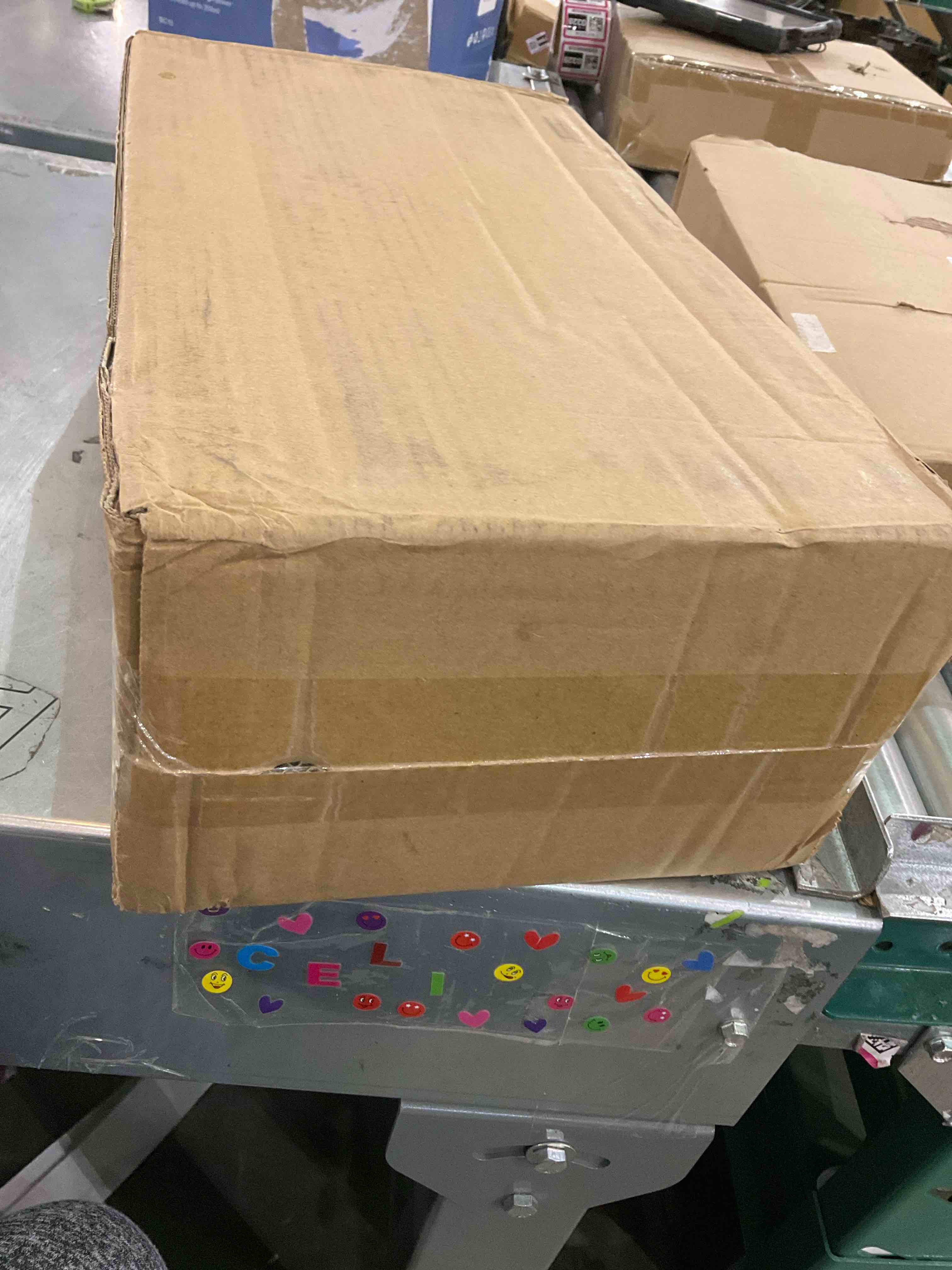 https://s3.amazonaws.com/lotting-images-prod/bidfta/EXS00961589_1702997936791.jpeg