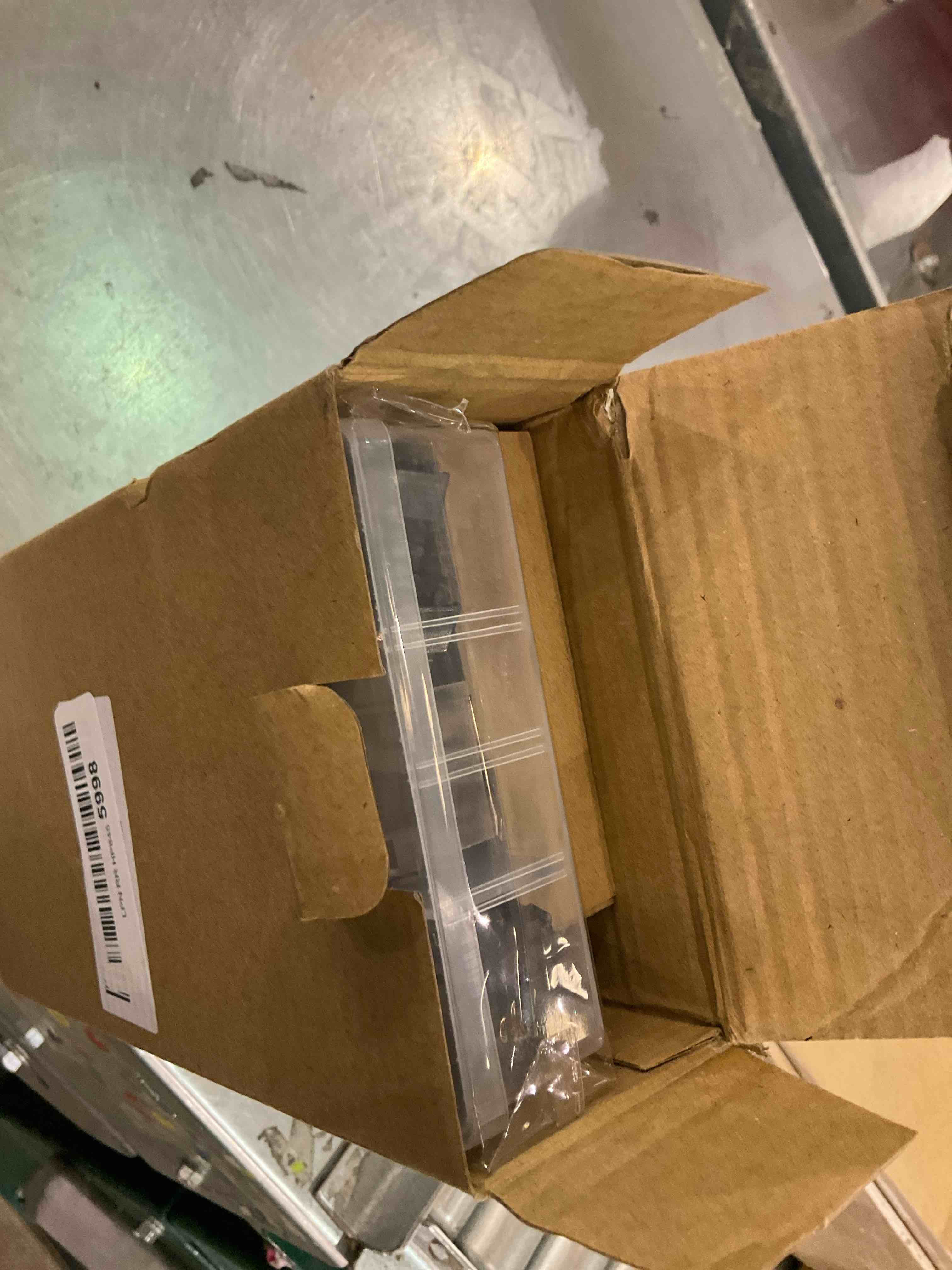 https://s3.amazonaws.com/lotting-images-prod/bidfta/EXS00961594_1702998450307.jpeg