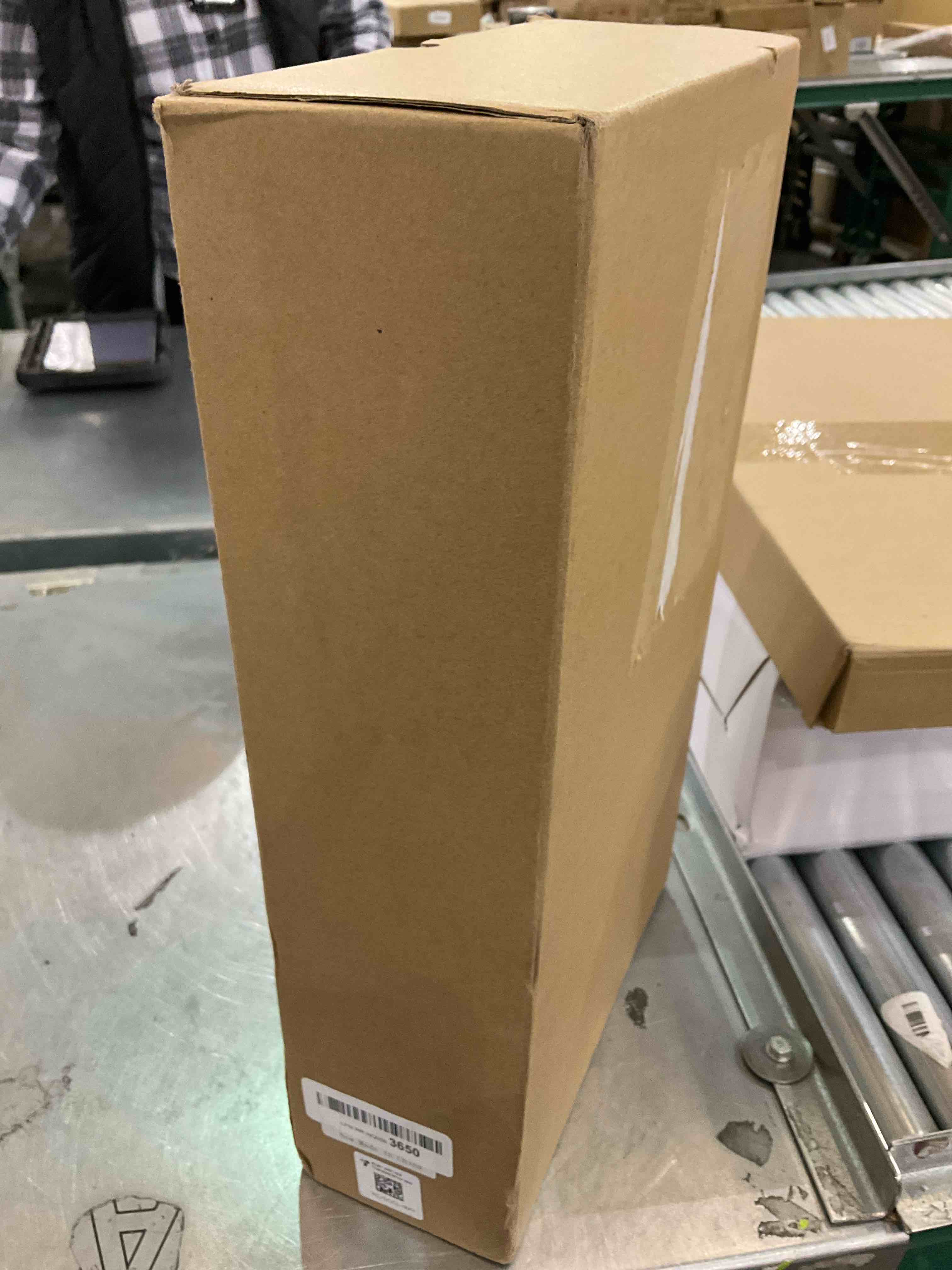 https://s3.amazonaws.com/lotting-images-prod/bidfta/EXS00961788_1703086456837.jpeg