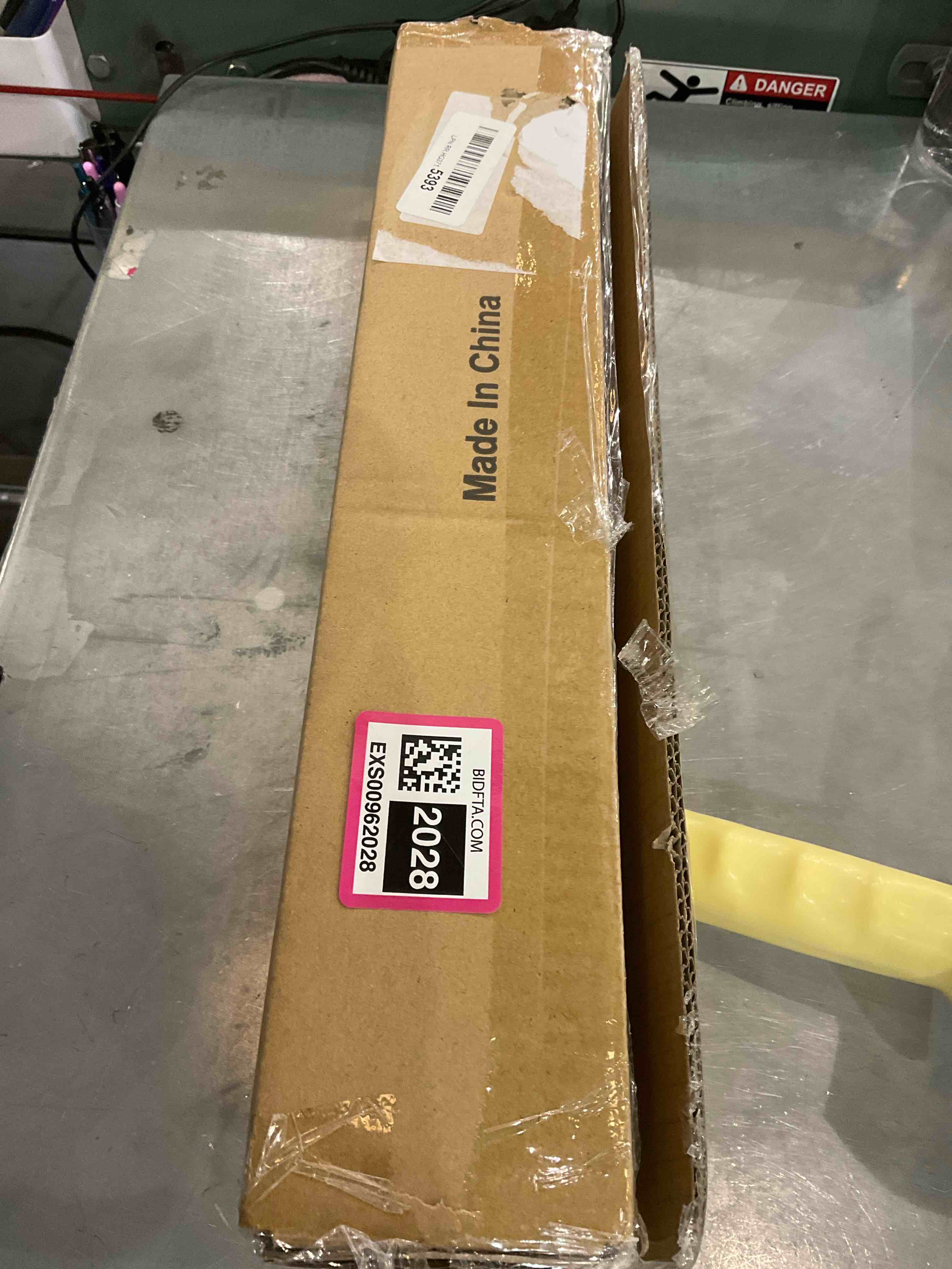 https://s3.amazonaws.com/lotting-images-prod/bidfta/EXS00962028_1702666535879.jpeg