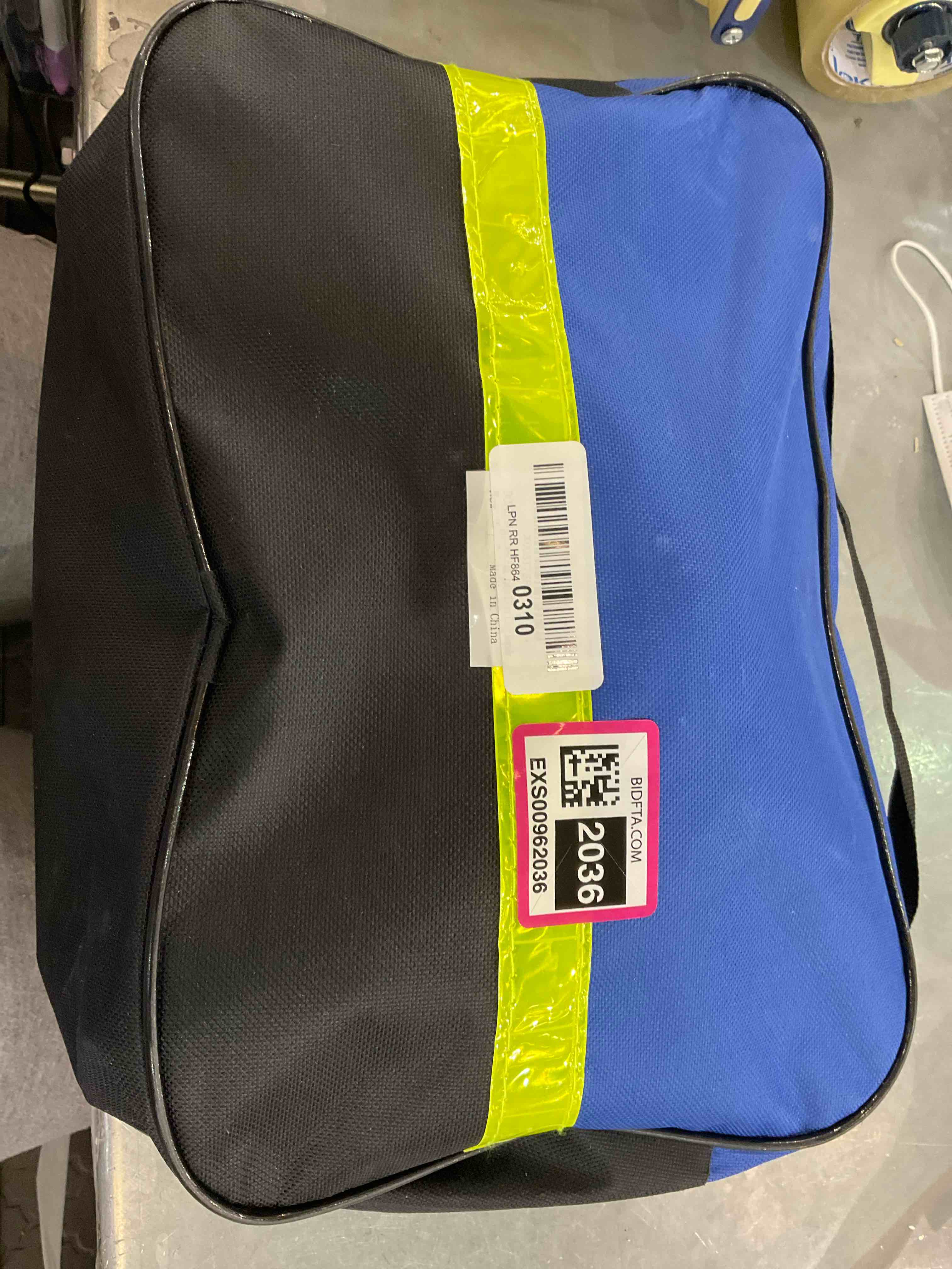 https://s3.amazonaws.com/lotting-images-prod/bidfta/EXS00962036_1702669138623.jpeg