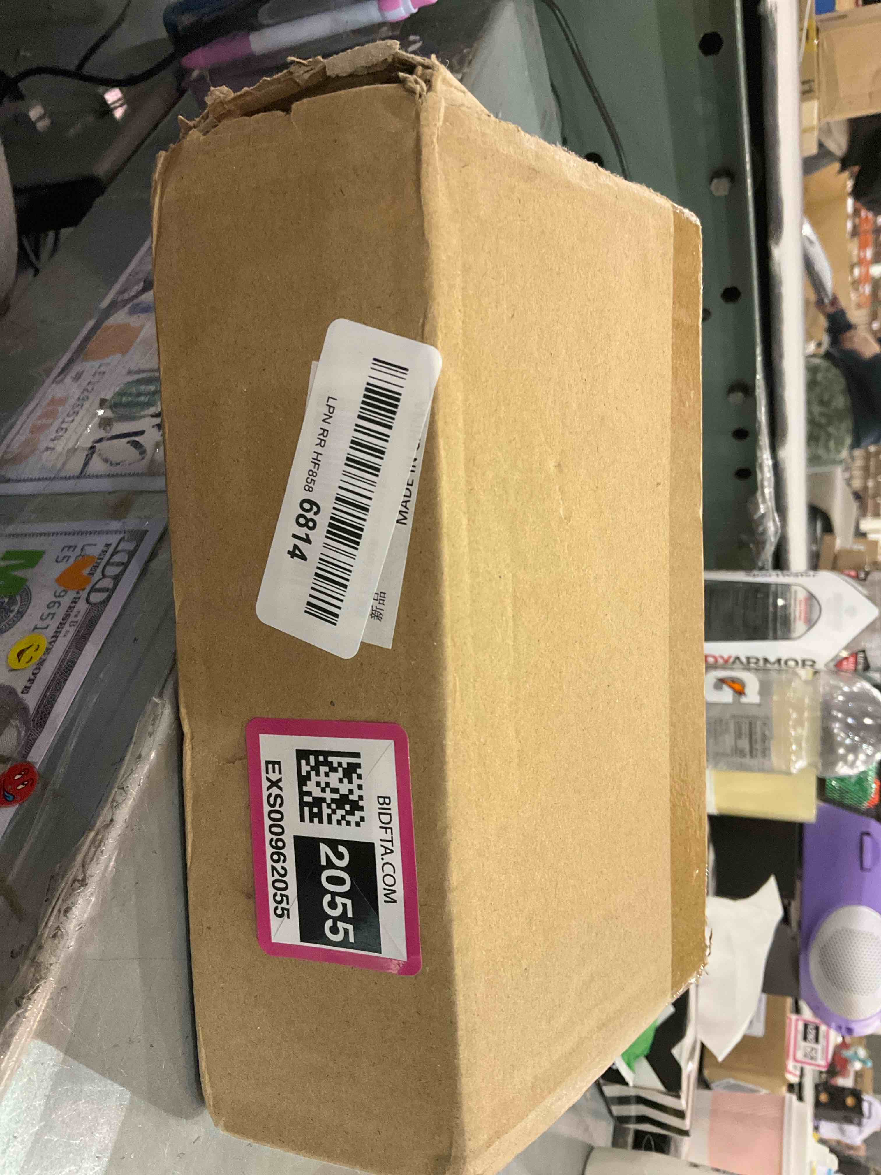 https://s3.amazonaws.com/lotting-images-prod/bidfta/EXS00962055_1702671671395.jpeg