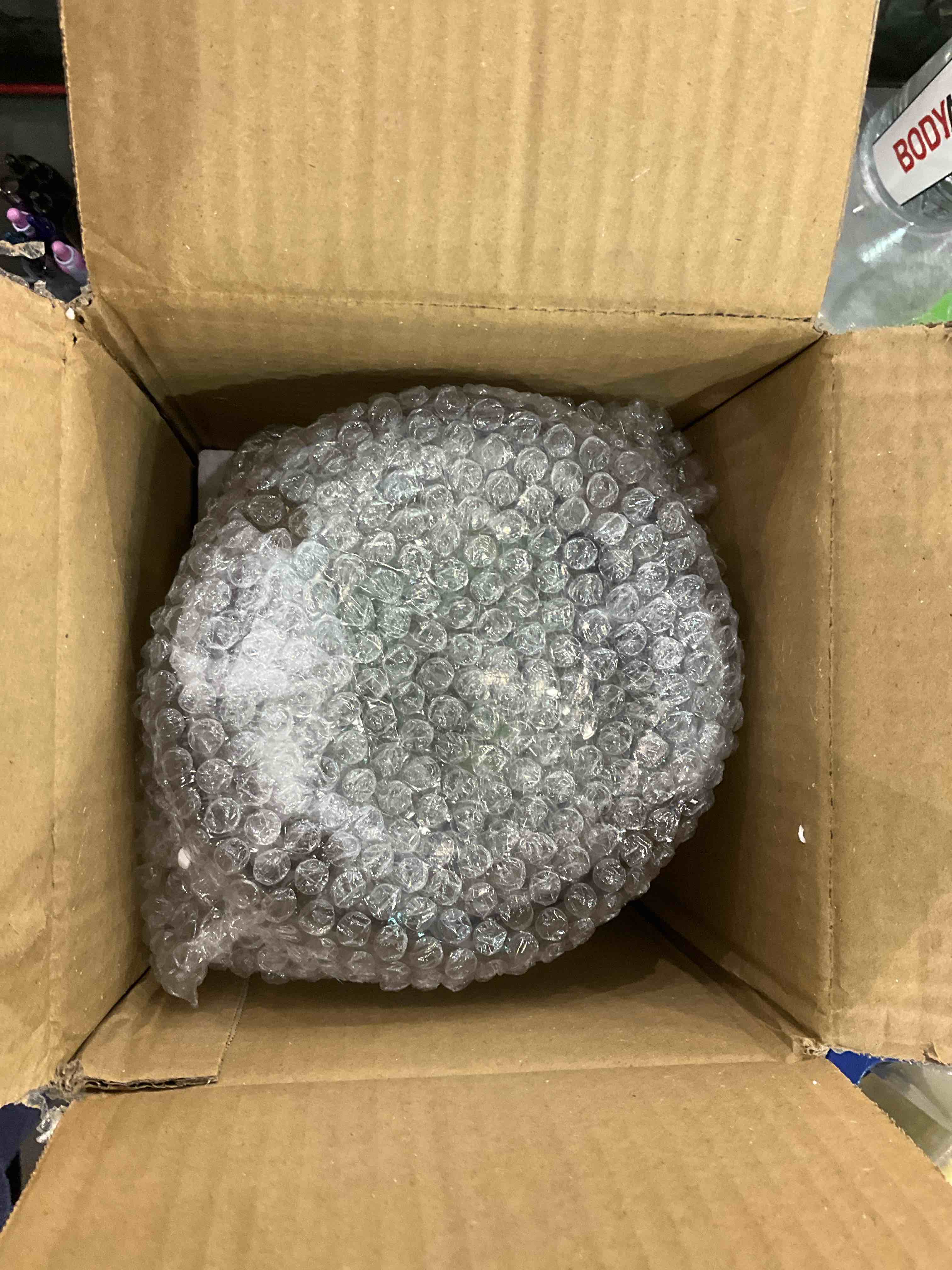 https://s3.amazonaws.com/lotting-images-prod/bidfta/EXS00962113_1702907626827.jpeg