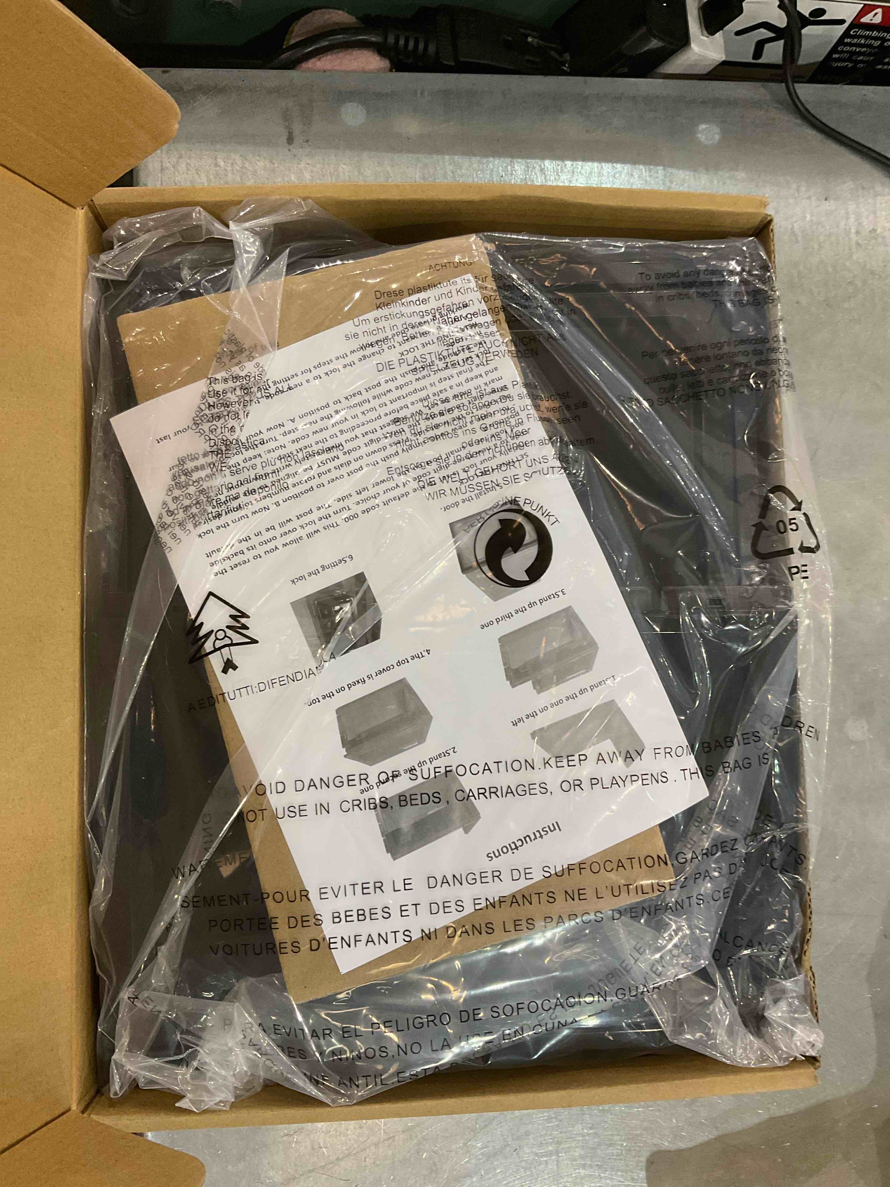 https://s3.amazonaws.com/lotting-images-prod/bidfta/EXS00962334_1702998242501.jpeg