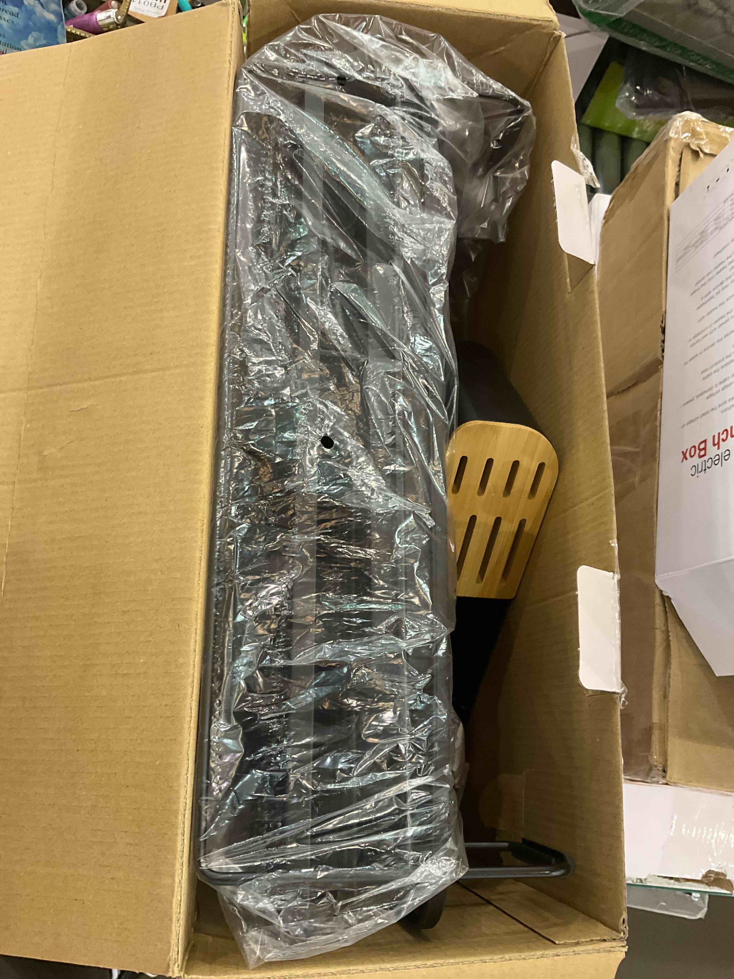 https://s3.amazonaws.com/lotting-images-prod/bidfta/EXS00962397_1703012142747.jpeg