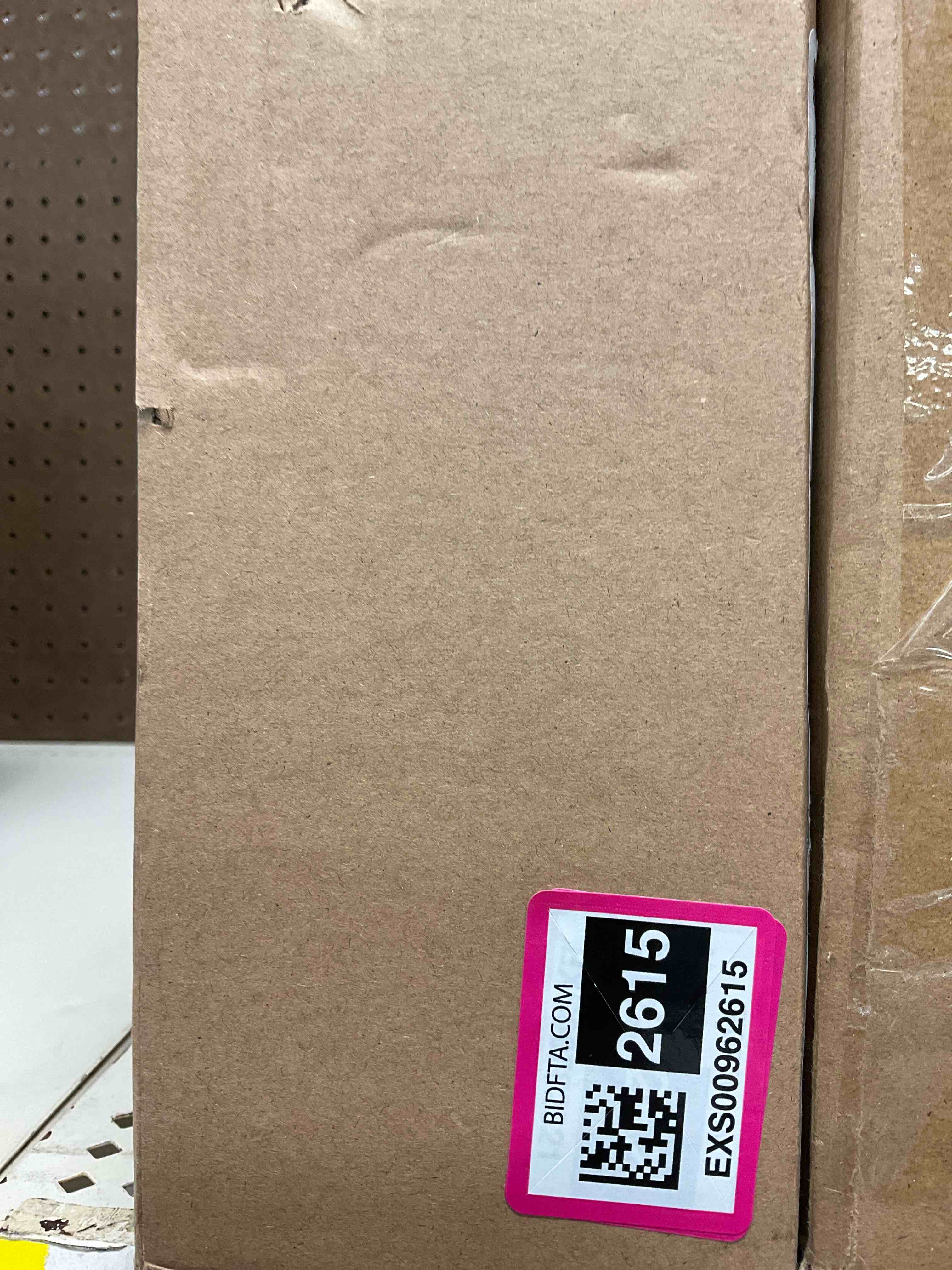 https://s3.amazonaws.com/lotting-images-prod/bidfta/EXS00962615_1703281152709.jpeg