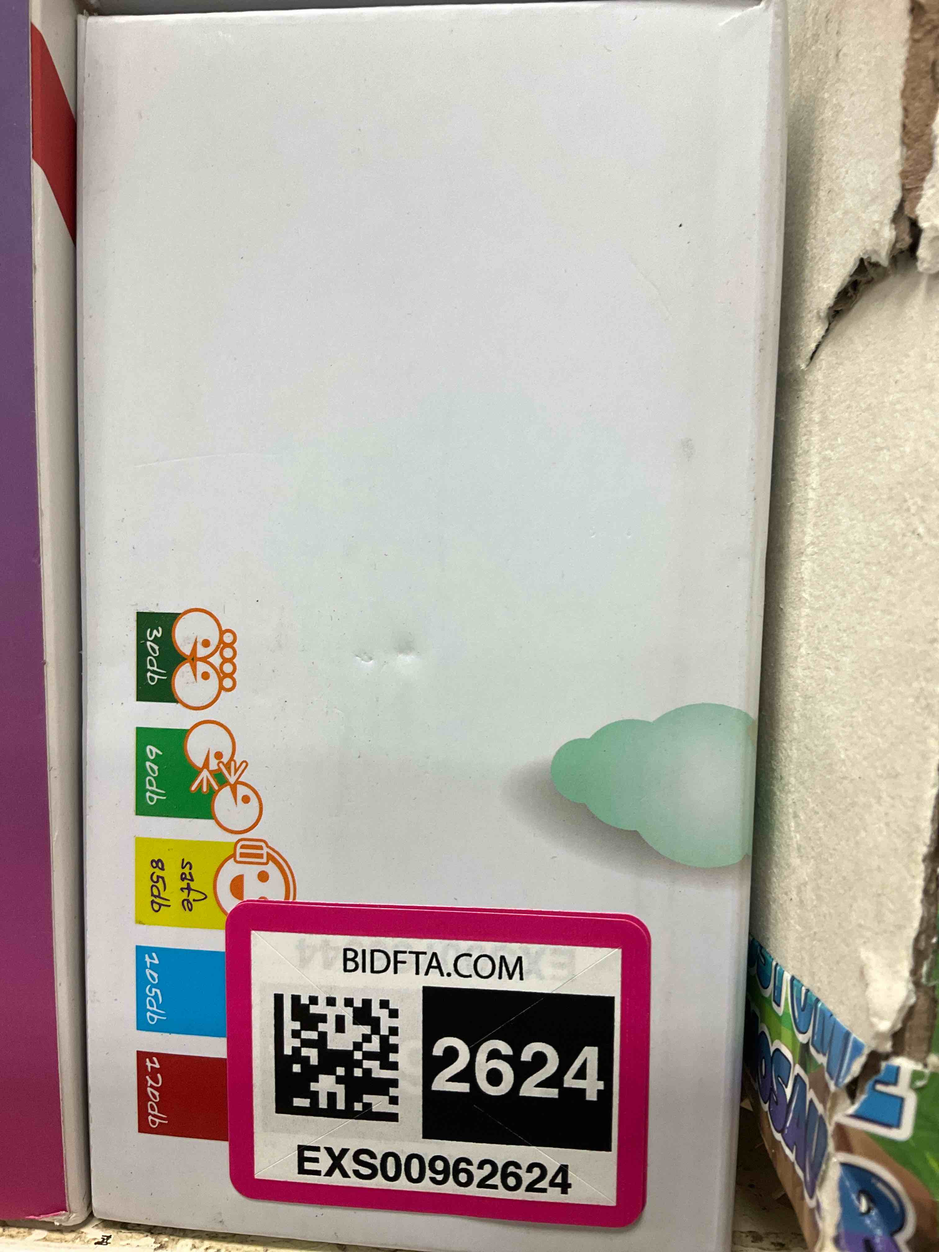 https://s3.amazonaws.com/lotting-images-prod/bidfta/EXS00962624_1703281414287.jpeg