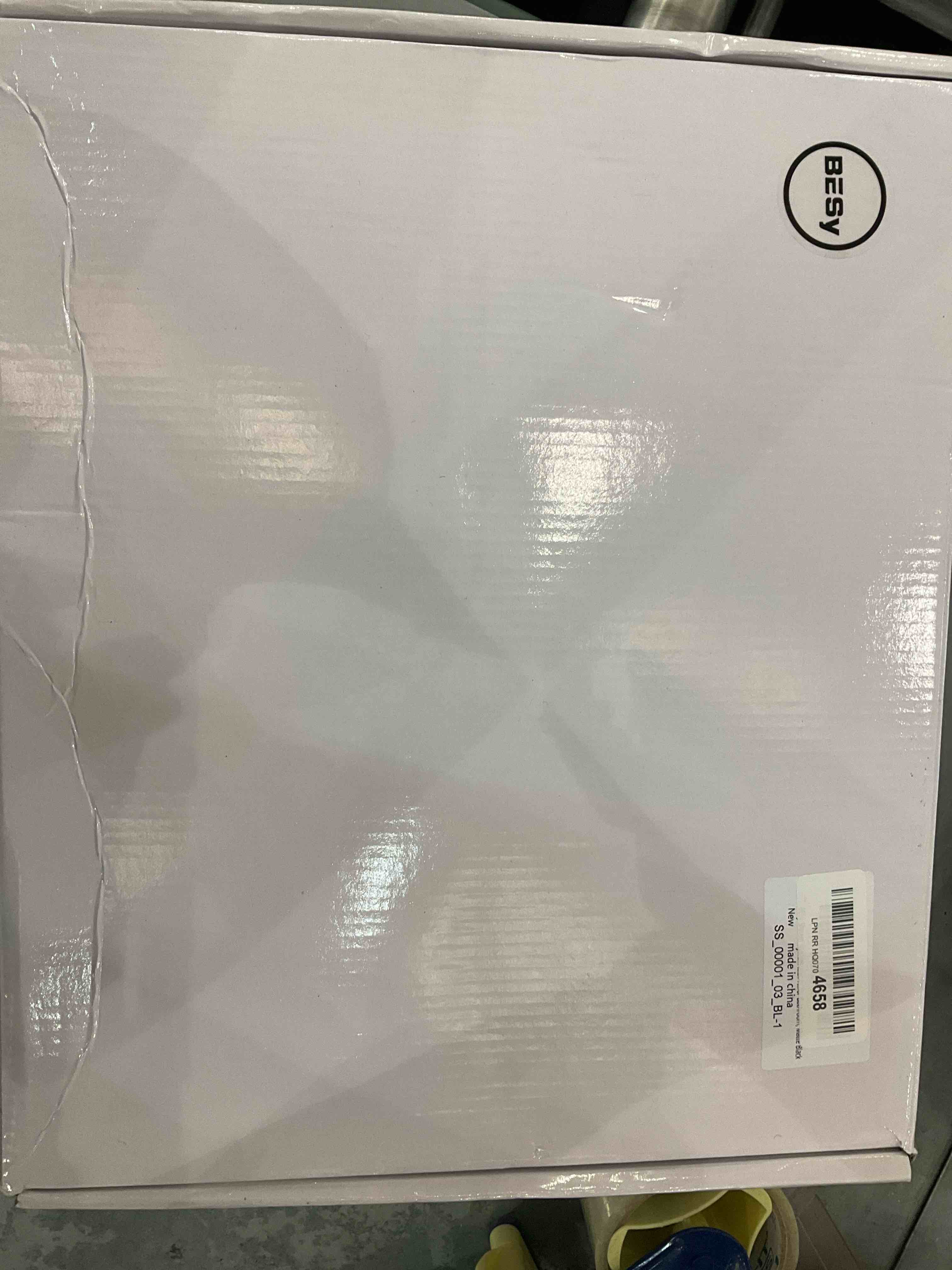 https://s3.amazonaws.com/lotting-images-prod/bidfta/EXS00963142_1703187334581.jpeg