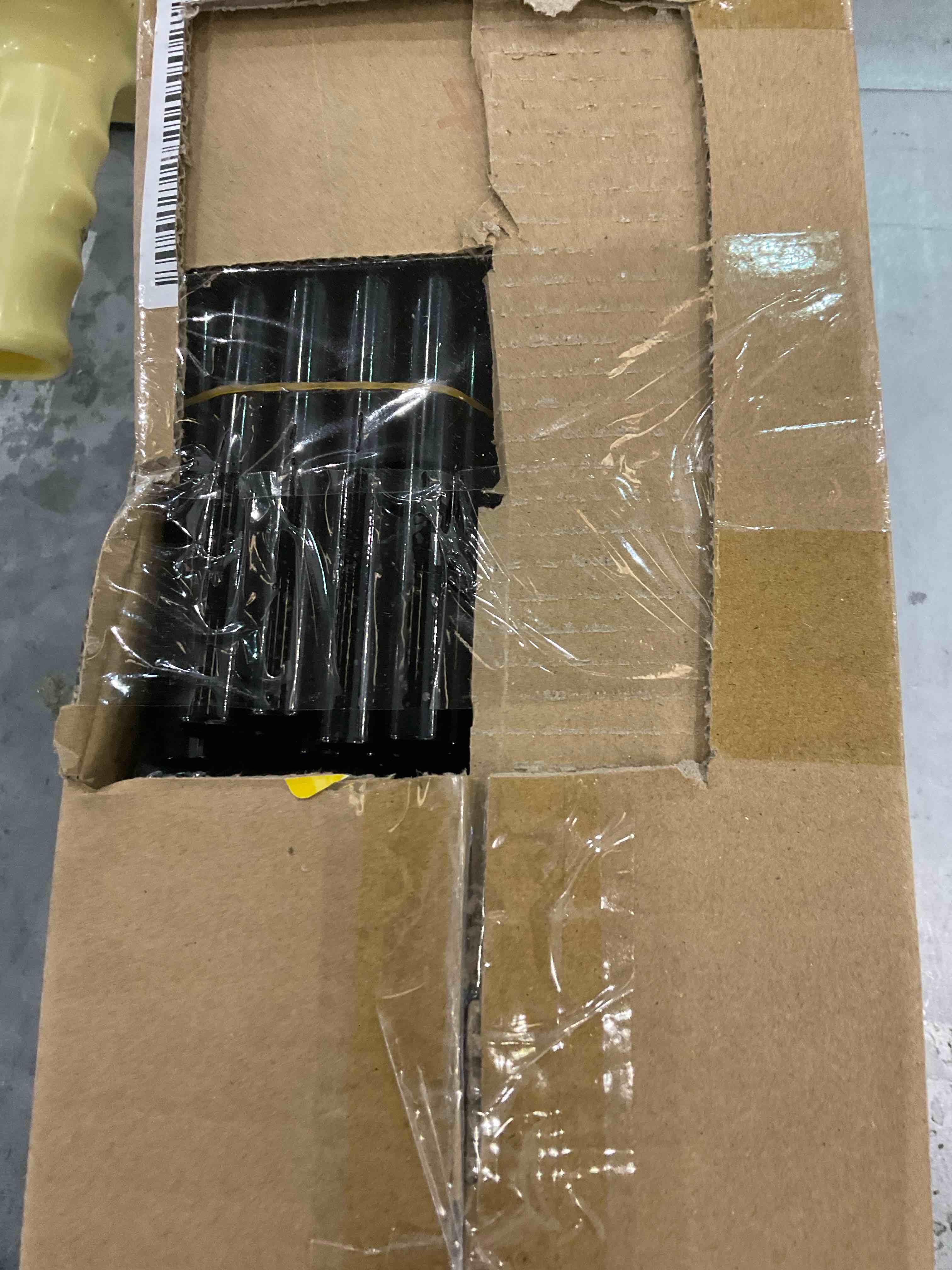 https://s3.amazonaws.com/lotting-images-prod/bidfta/EXS00964205_1703168723257.jpeg