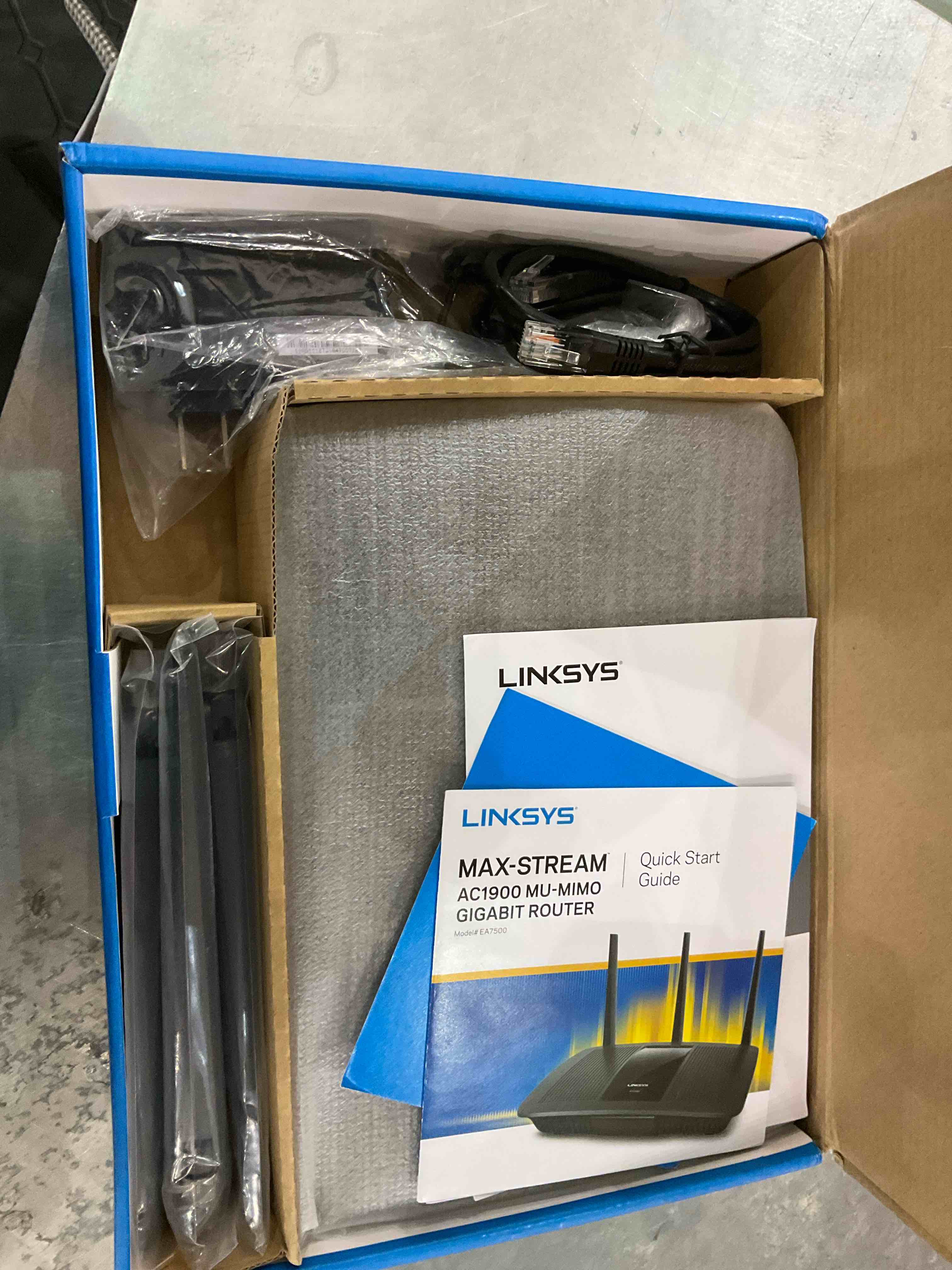 https://s3.amazonaws.com/lotting-images-prod/bidfta/EXS00964539_1703084052096.jpeg