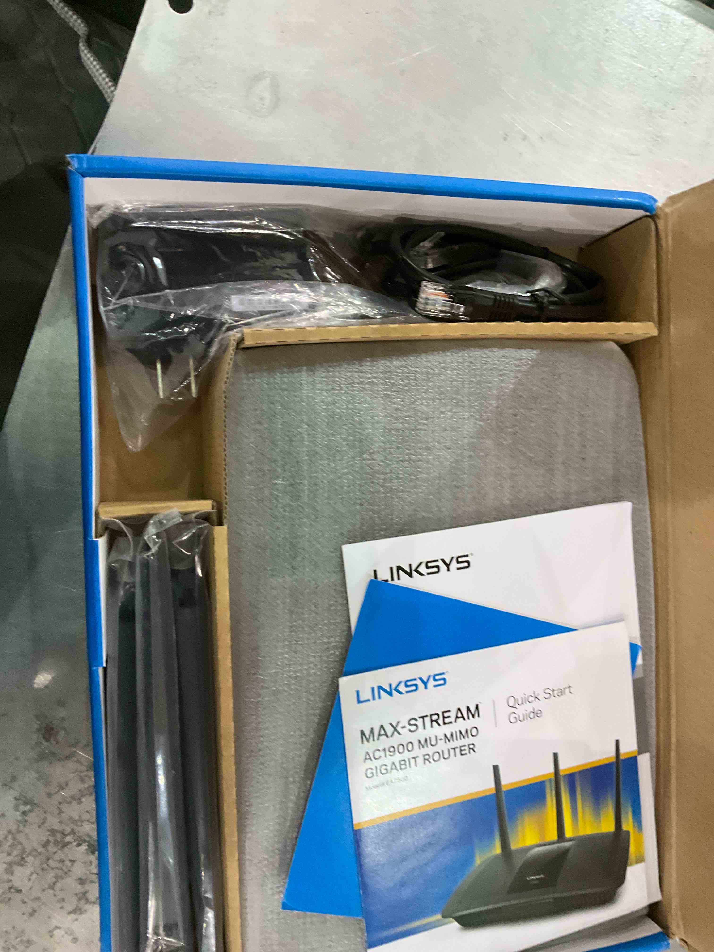 https://s3.amazonaws.com/lotting-images-prod/bidfta/EXS00964539_1703084055863.jpeg